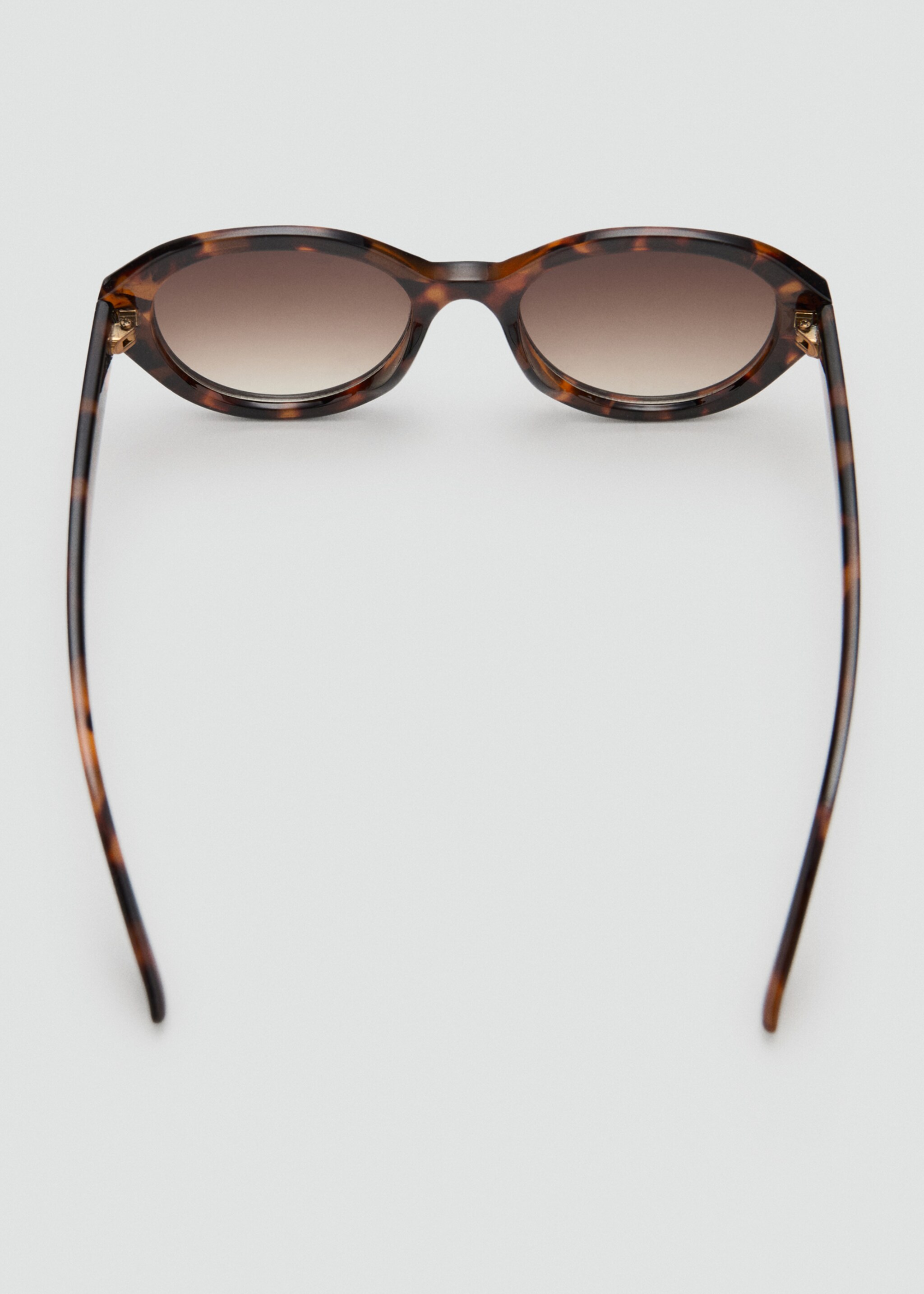 Солнцезащитные очки в пластиковой оправе - Деталь изделия 1, Шоколадный. Ref: 27017894-00.