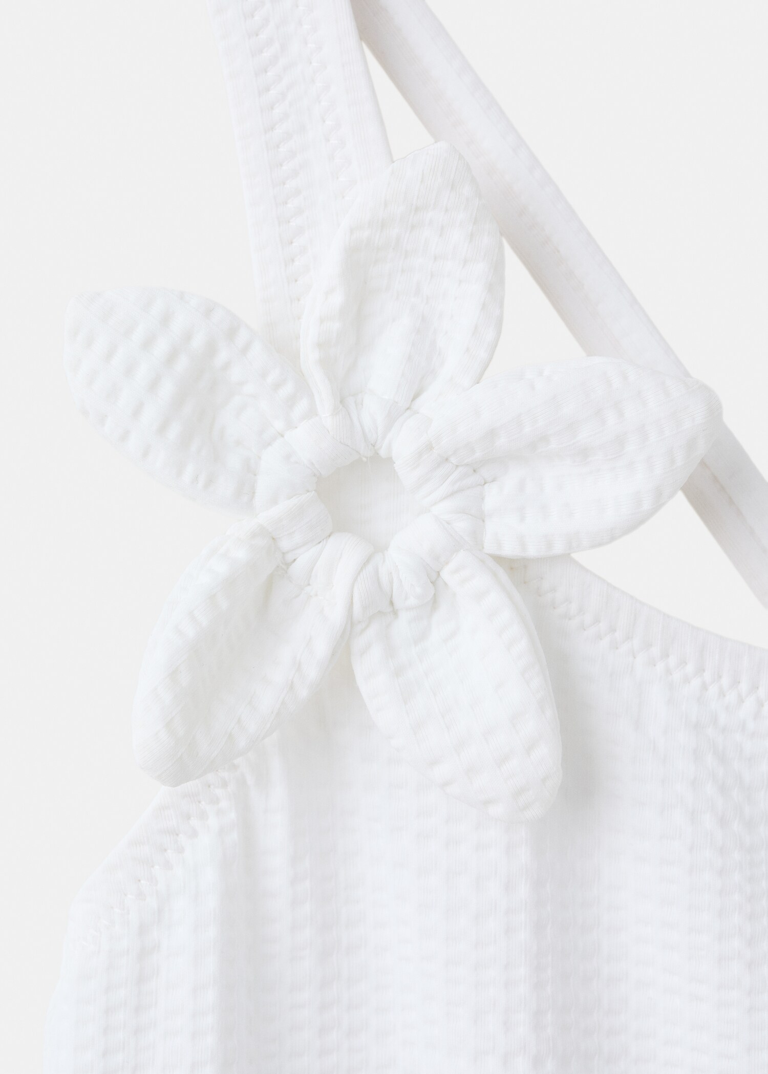 Asymmetric swimsuit with raised flower - Details of the article 8