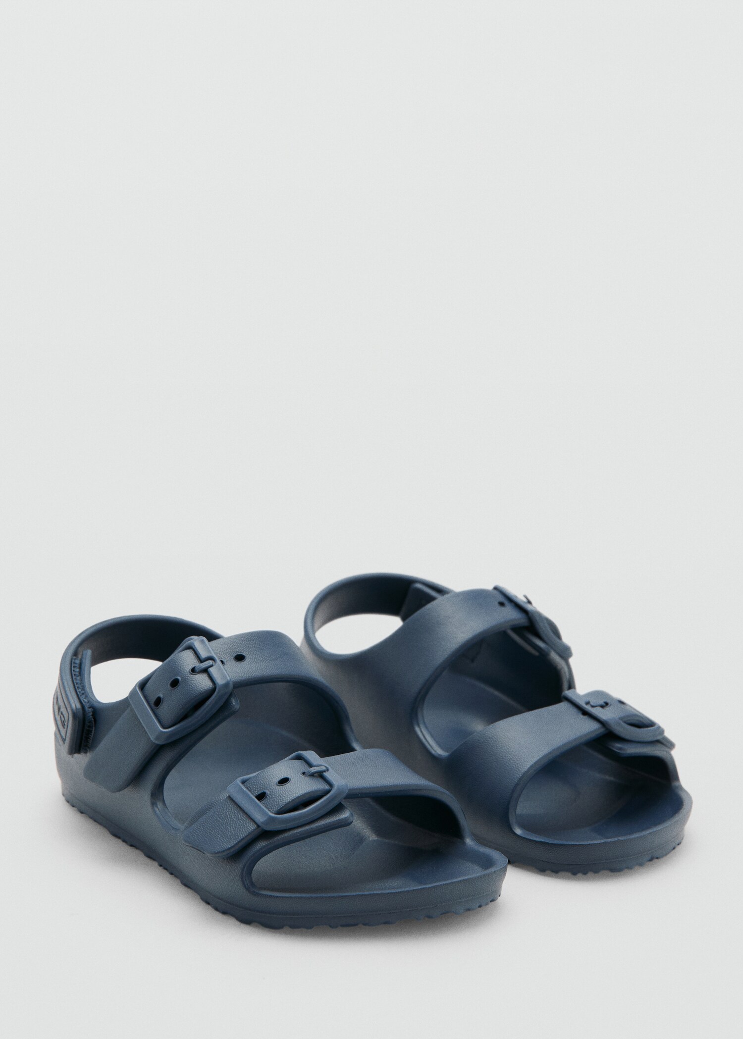 Rubberised buckle sandals - Medium plane