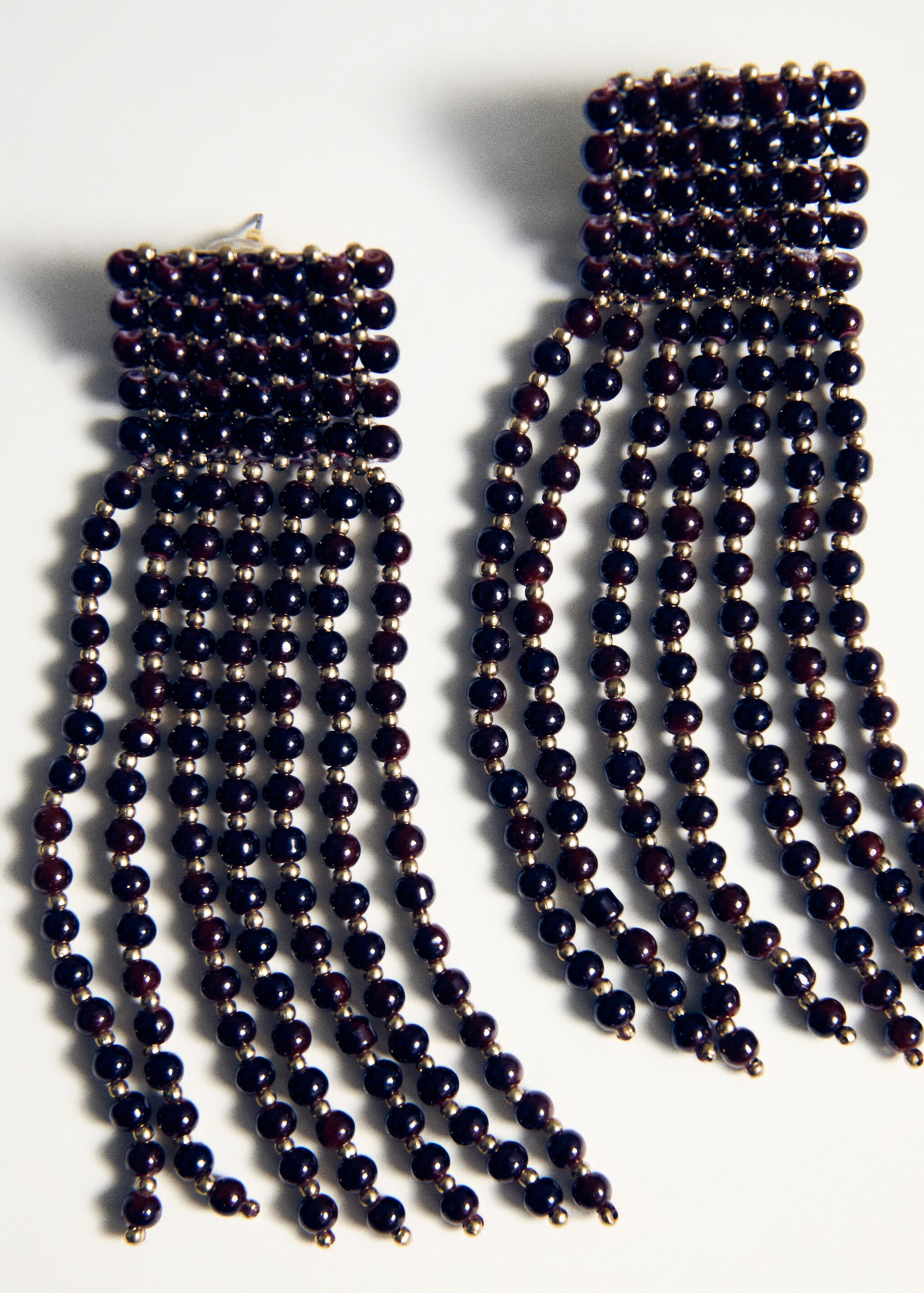 Crystal pendant earrings - Details of the article 5, Burgundy. Ref: 27017934-00.