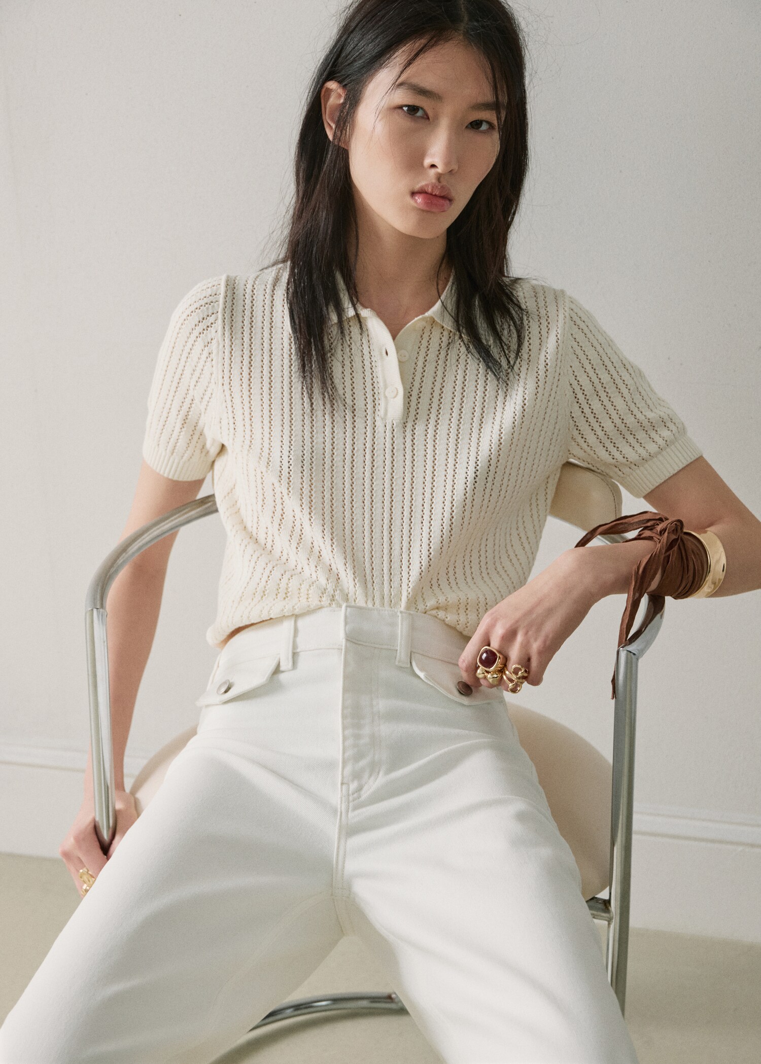 Wide leg mid-rise trousers with pockets - Details of the article 1