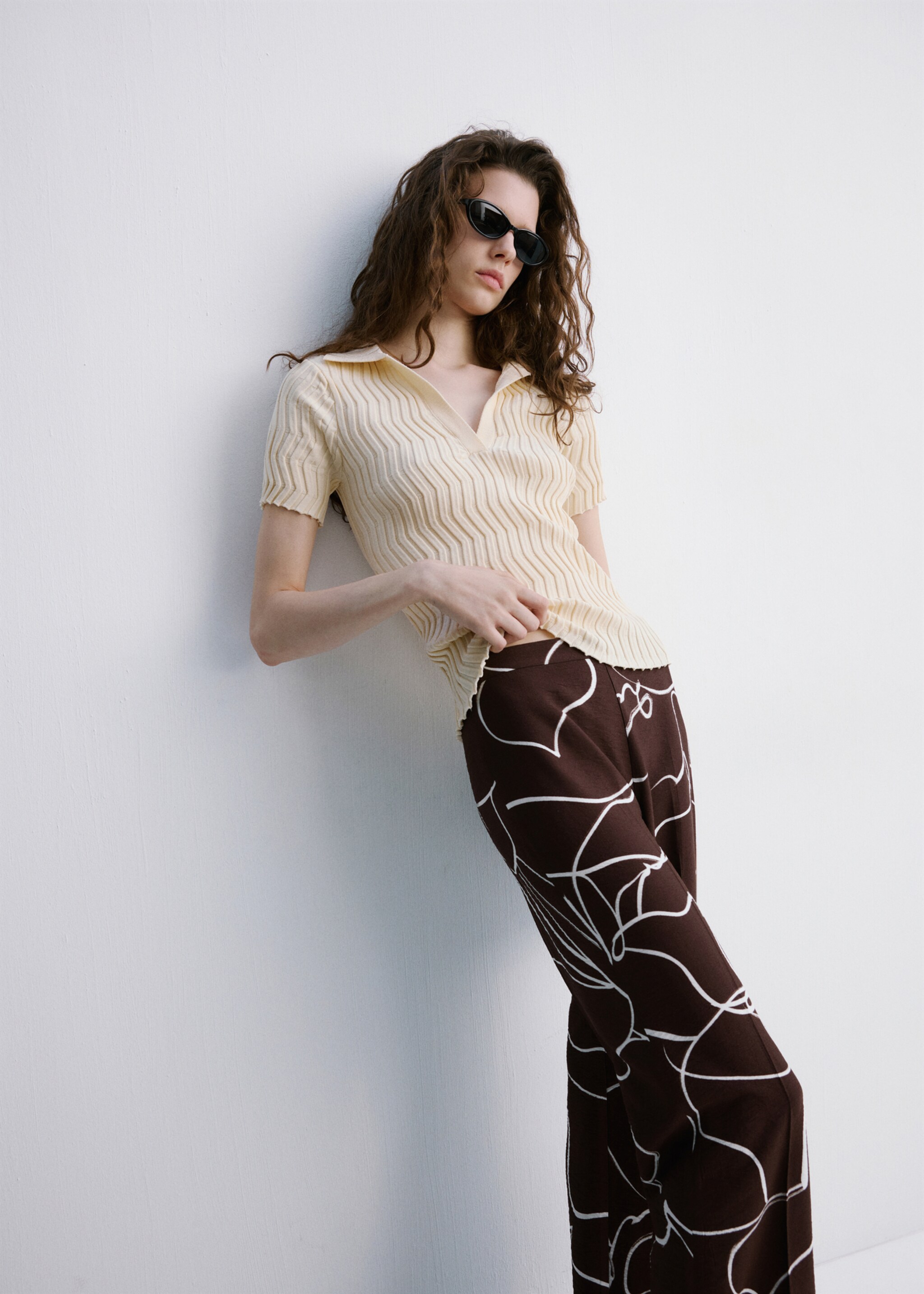 Wide leg printed trousers - Details of the article 2, Brown. Ref: 27017945-00.