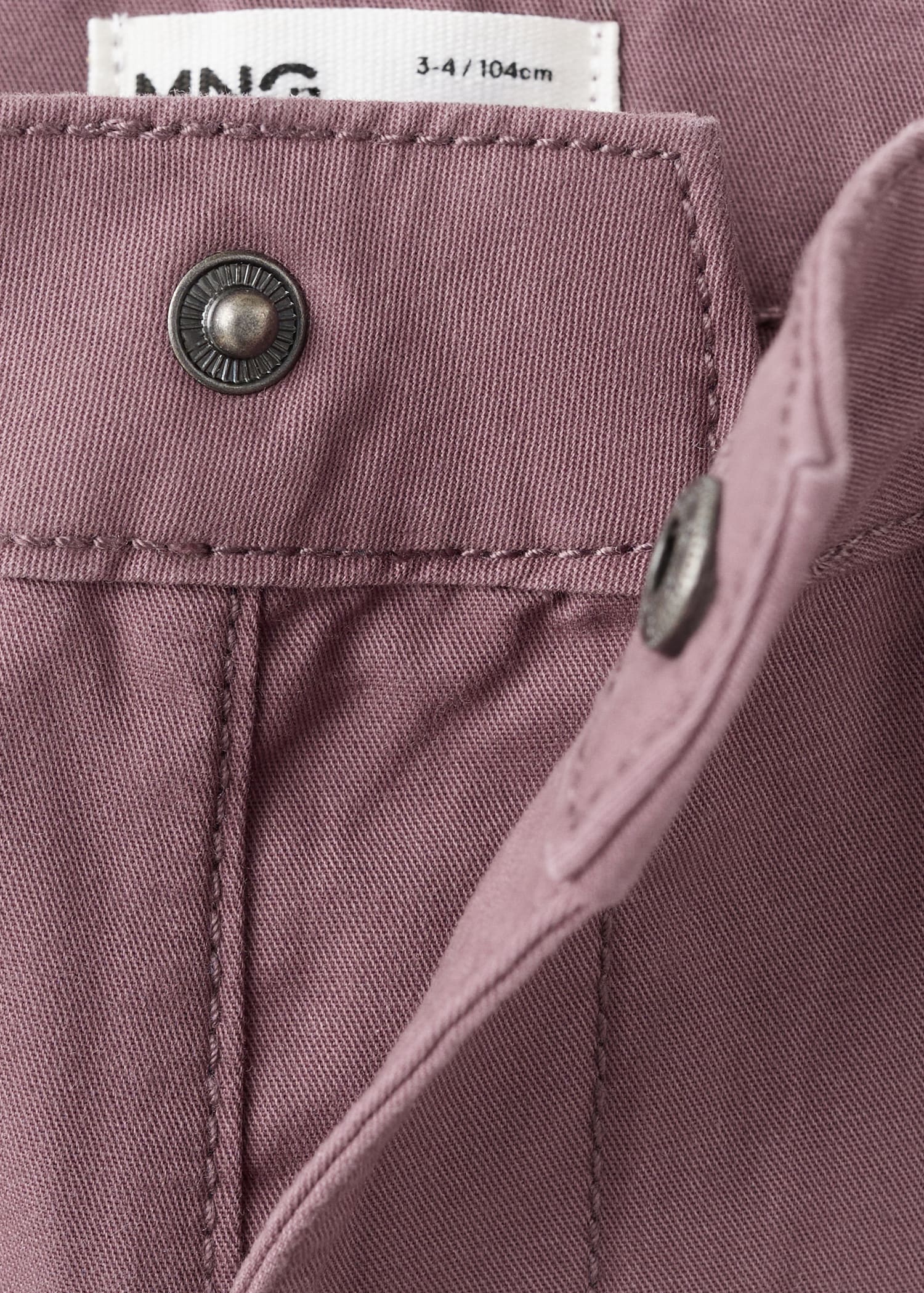 Cargo pockets Bermuda shorts - Details of the article 8