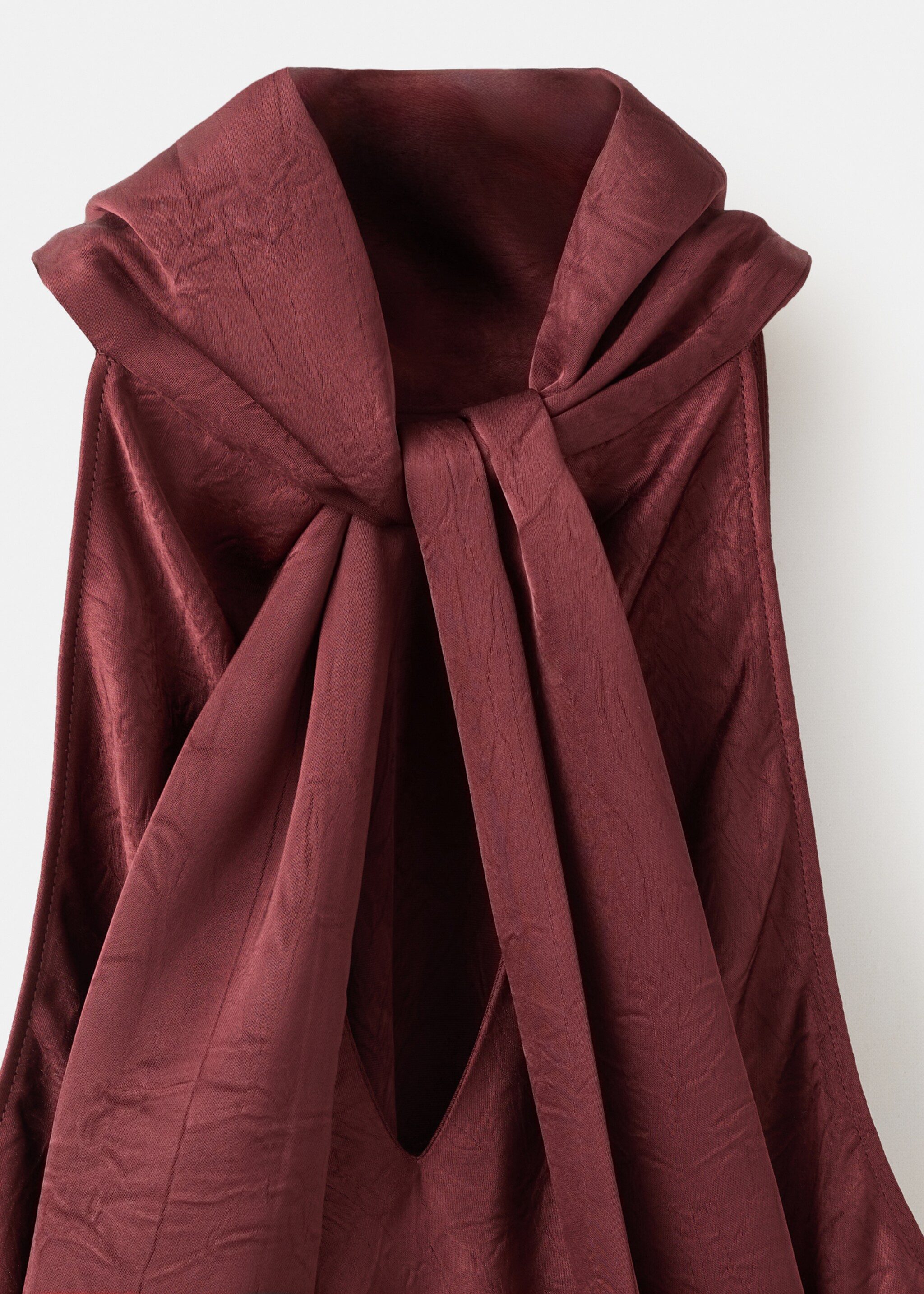 Halter-neck dress with bow - Details of the article 0, Burgundy. Ref: 27019069-00.