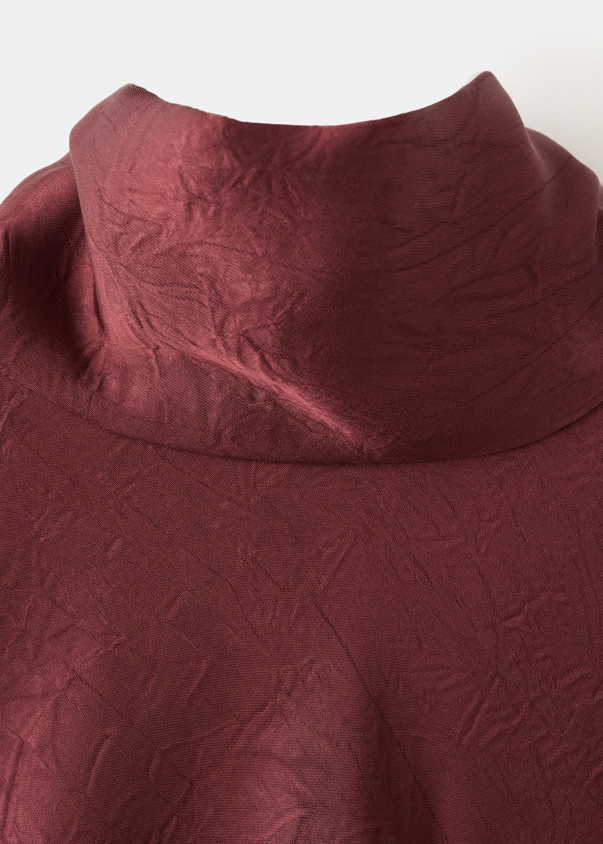 Halter-neck dress with bow - Details of the article 8, Burgundy. Ref: 27019069-00.
