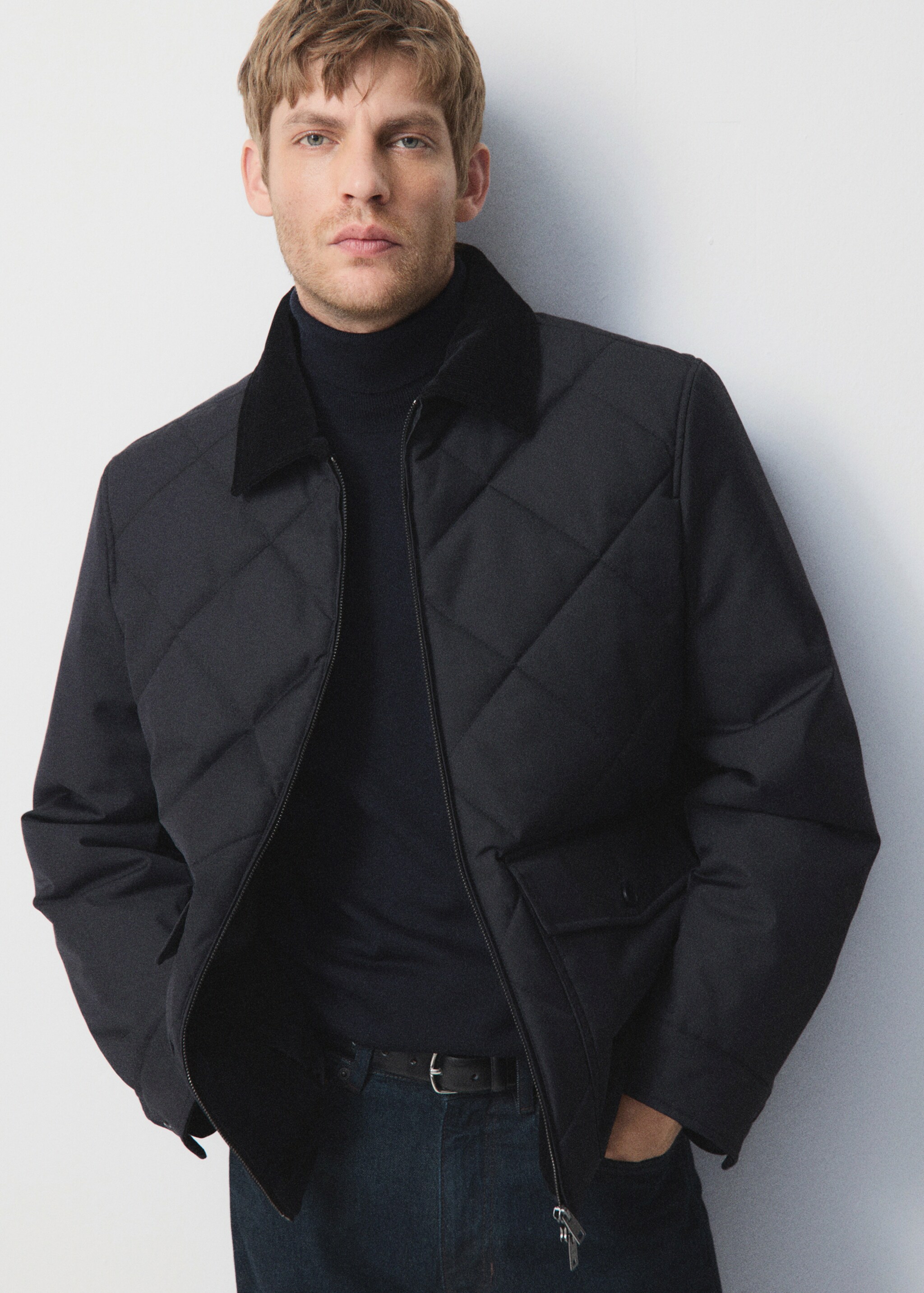 Quilted water repellent jacket - Details of the article 5, Night Blue. Ref: 27021180-00.