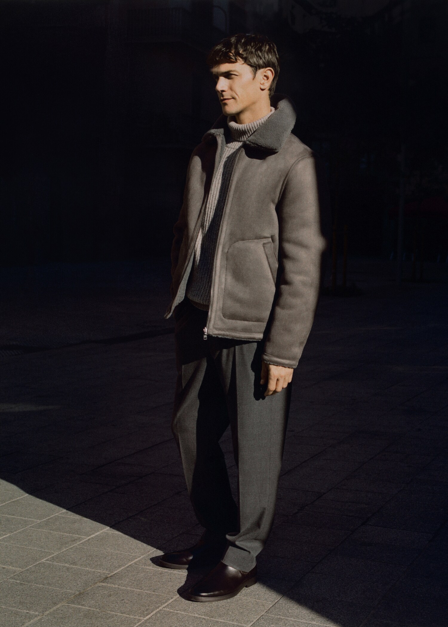 Fluid regular-fit trousers - Details of the article 5