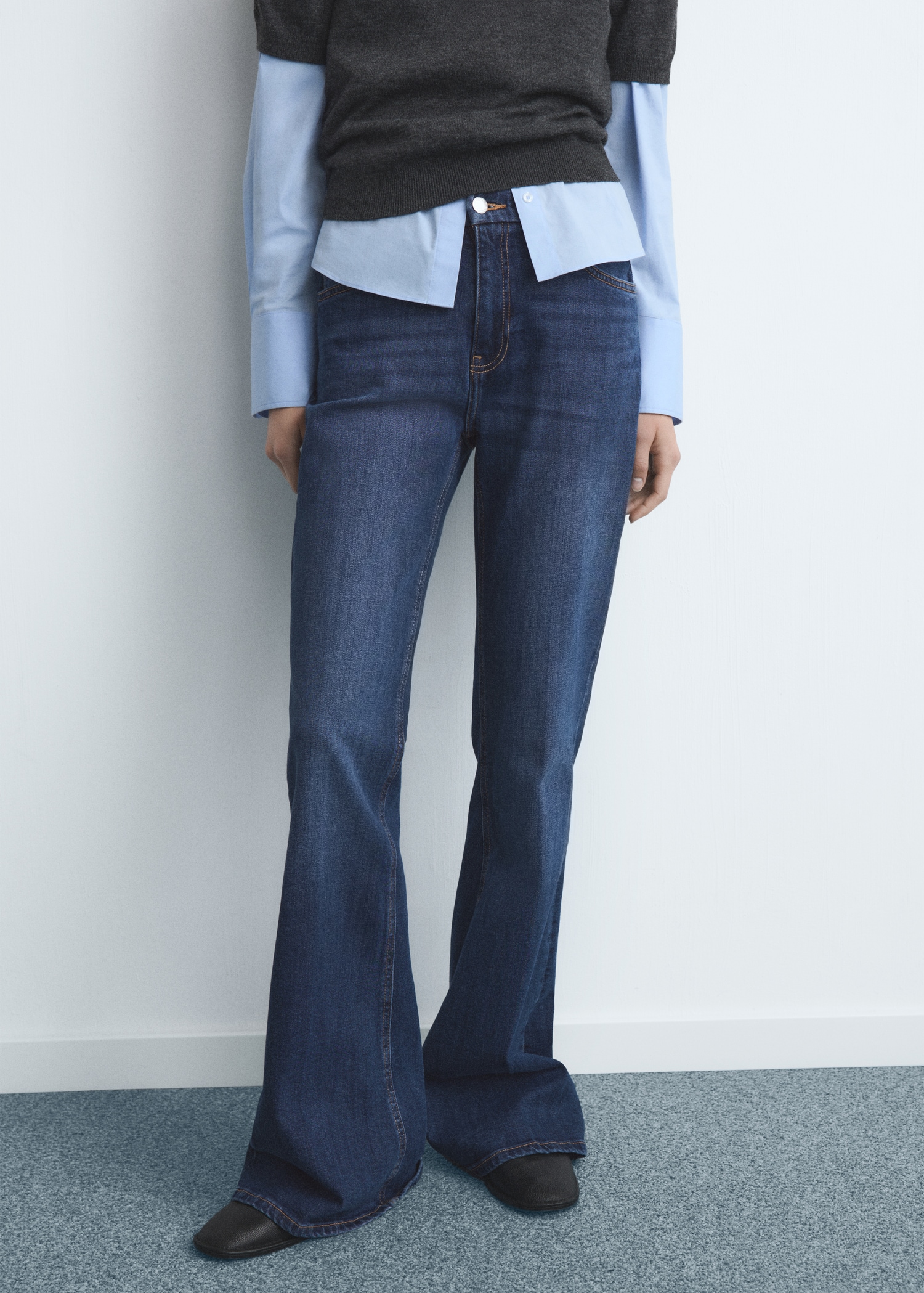 بنطلون جينز بنفسجي واسع بخصر عالي - رؤية وسط