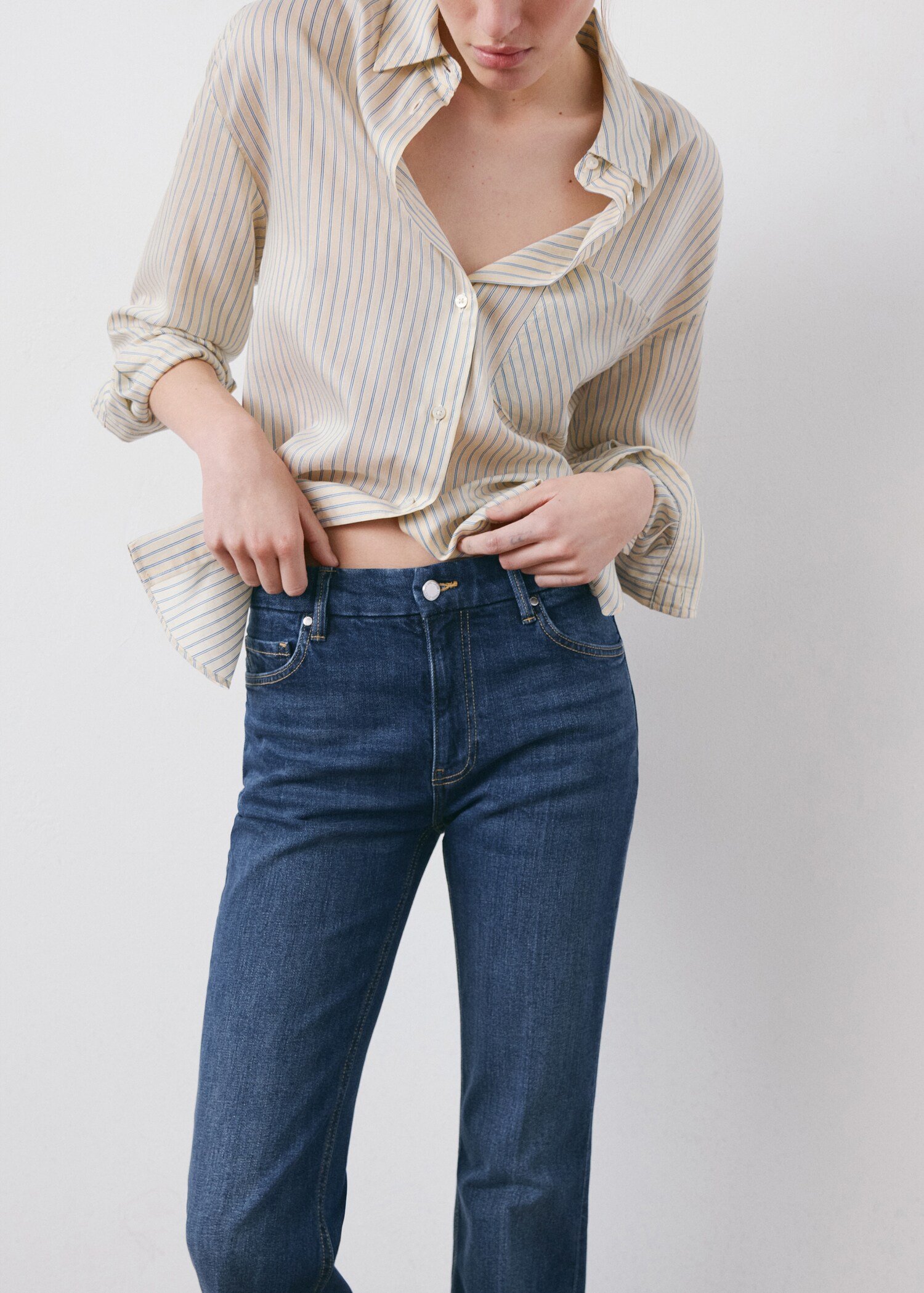 Violet flared high-rise jeans - Details of the article 1