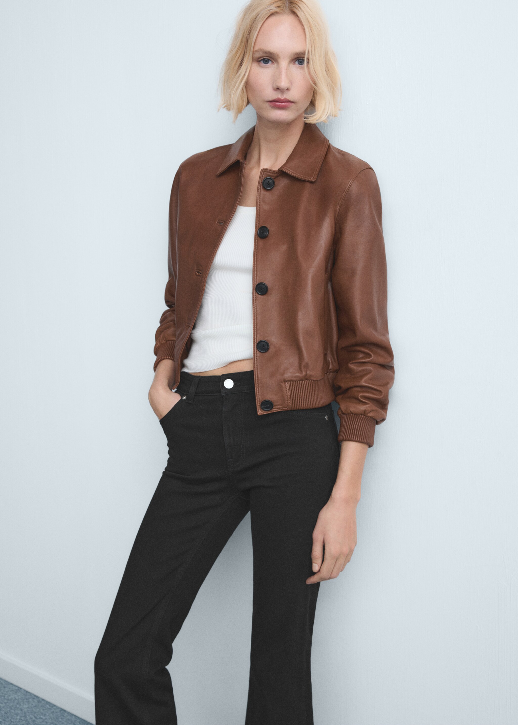 Jean Sienna flare crop - Détail de l'article 1, Black denim. Ref: 27021194-00.