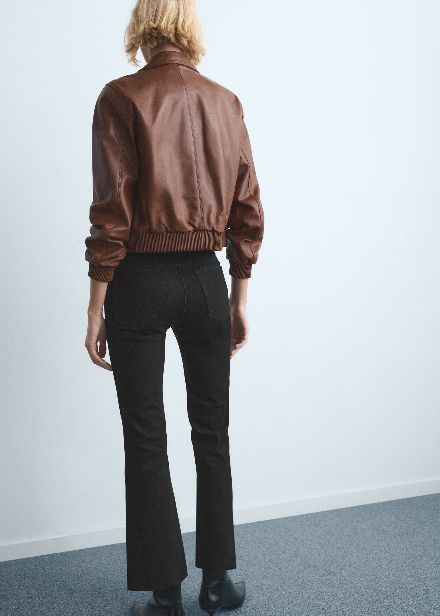 Sienna flared cropped jeans - Reverse of the article