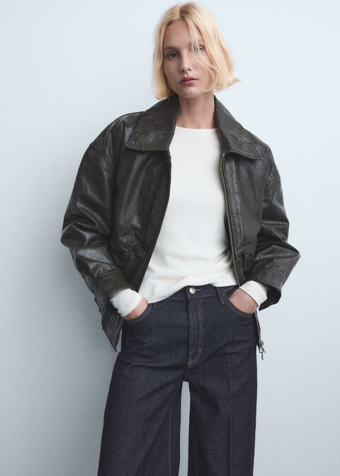 Wide leg jeans hover