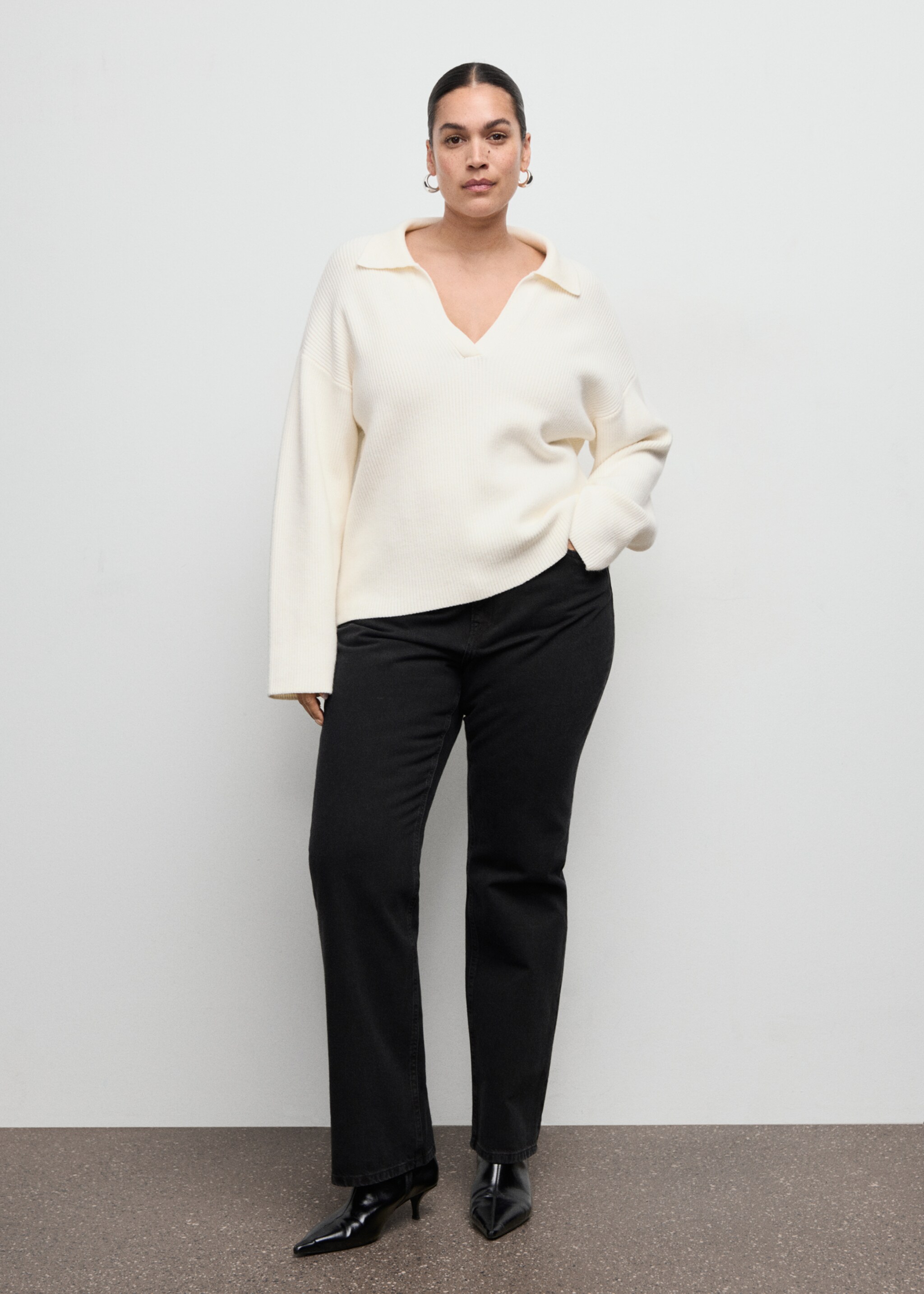 Matilda medium-rise straight-fit jeans - Details of the article 3, Black denim. Ref: 27021198-00.