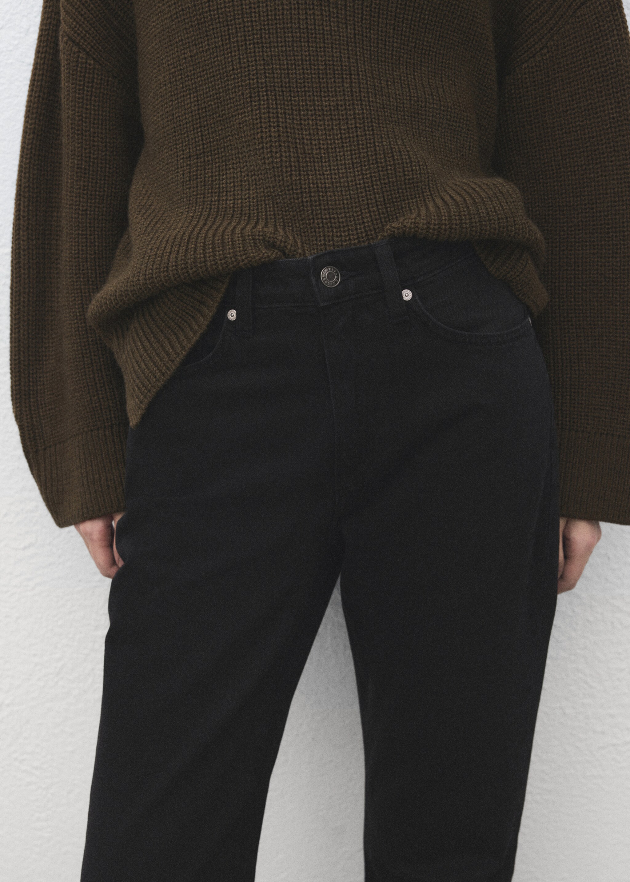 Matilda medium-rise straight-fit jeans - Details of the article 6, Black denim. Ref: 27021198-00.