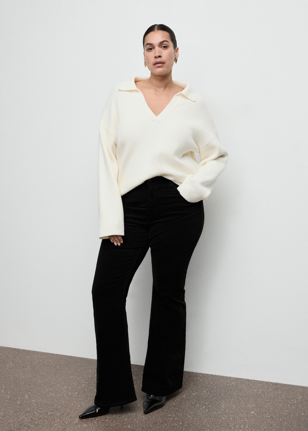 Mango Velvet flared jeans