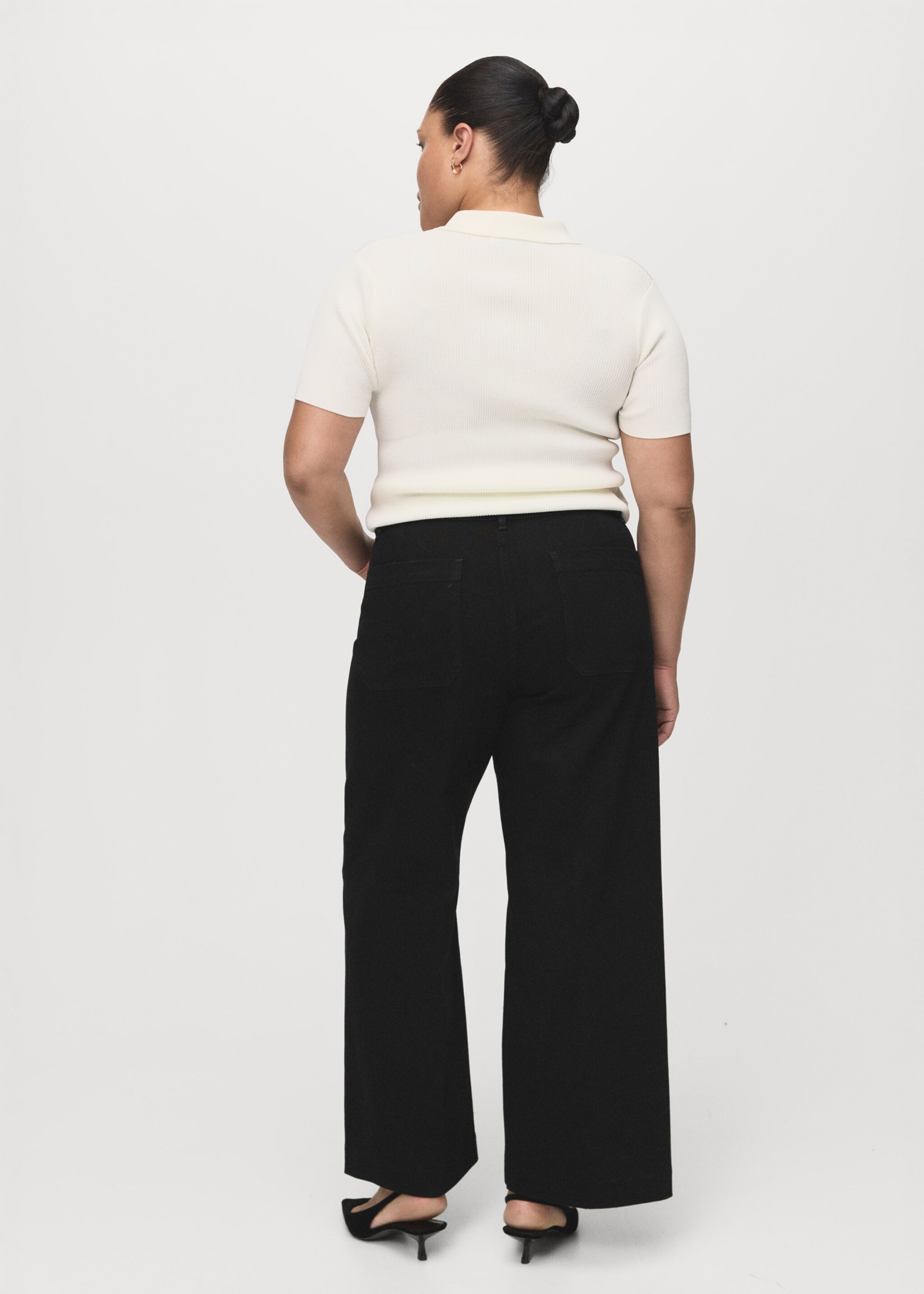 Wide-leg jeans with pockets - Details of the article 4, Black denim. Ref: 27021202-00.