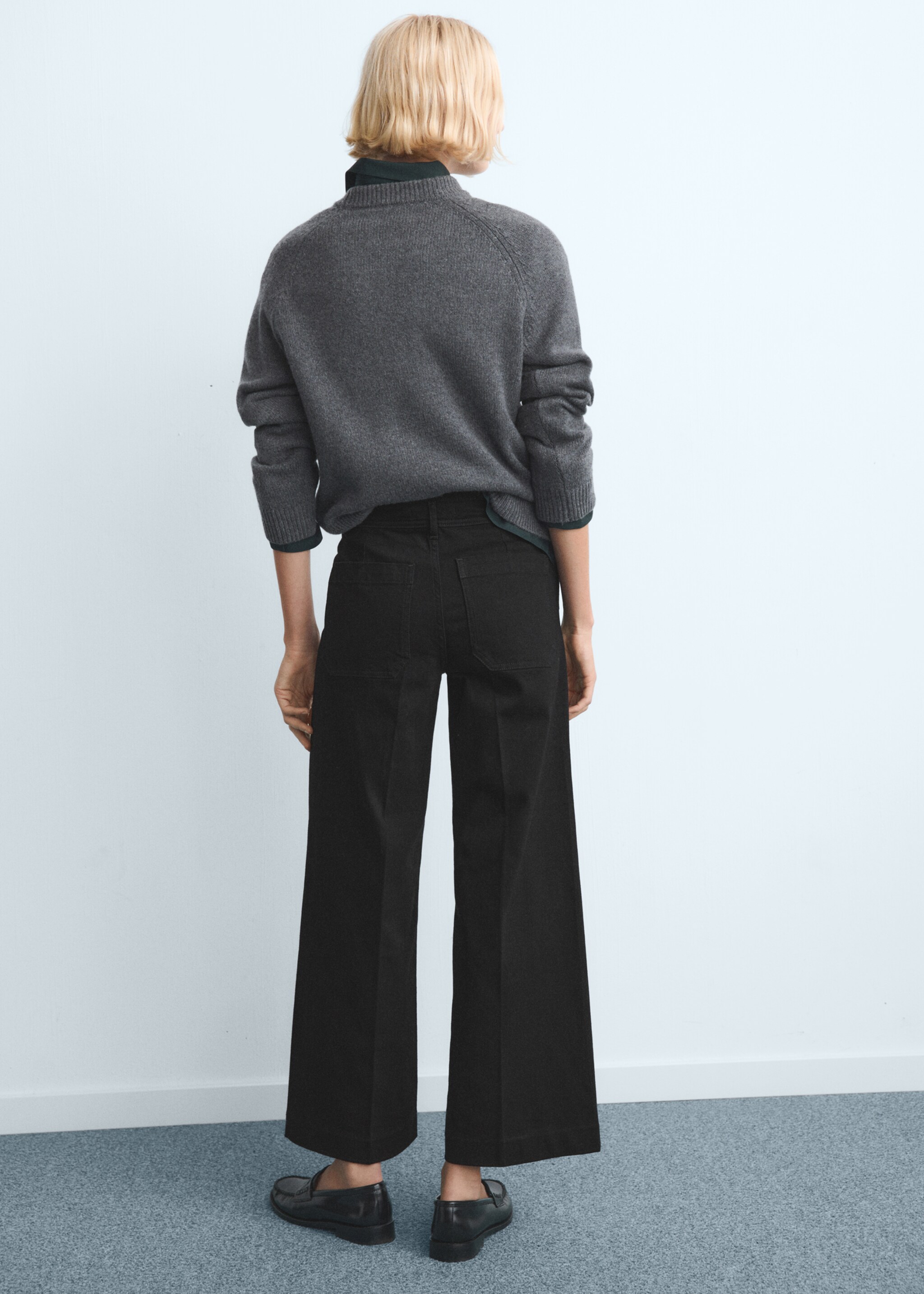Wide-leg jeans with pockets - Reverse of the article, Black denim. Ref: 27021202-00.