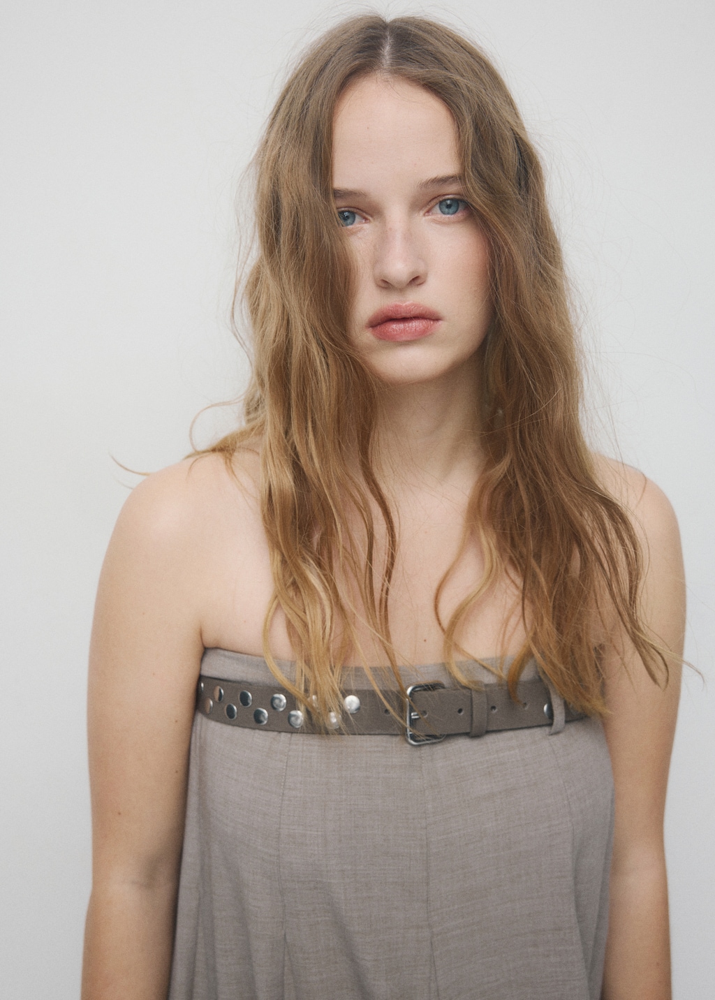 Suede belt with studs