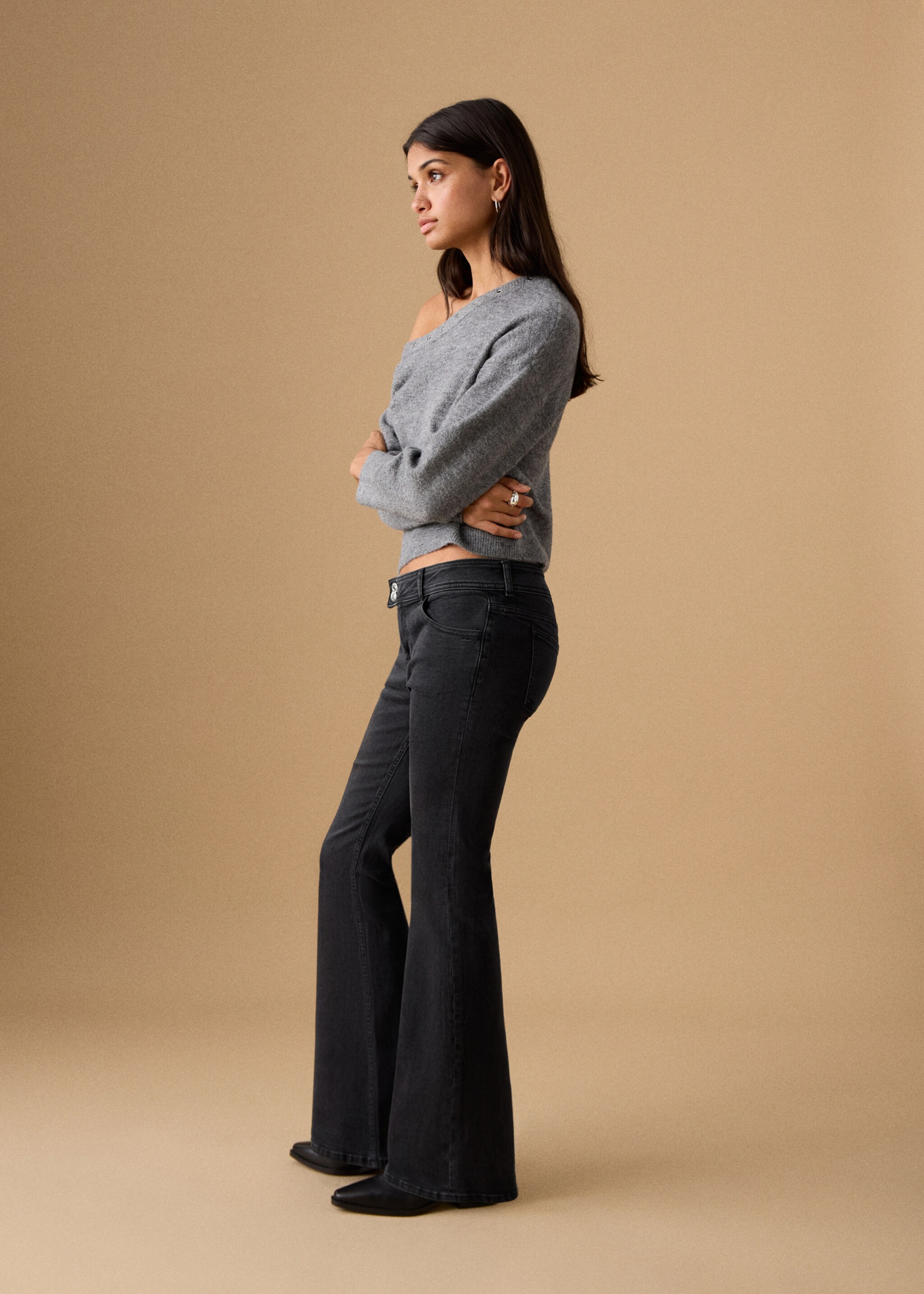 Jean flare boutons - Plan moyen, Black denim. Ref: 27021219-00.