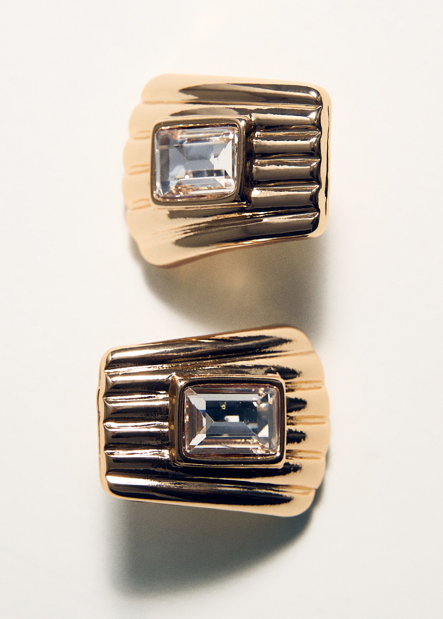 Combined-relief earrings - Details of the article 5