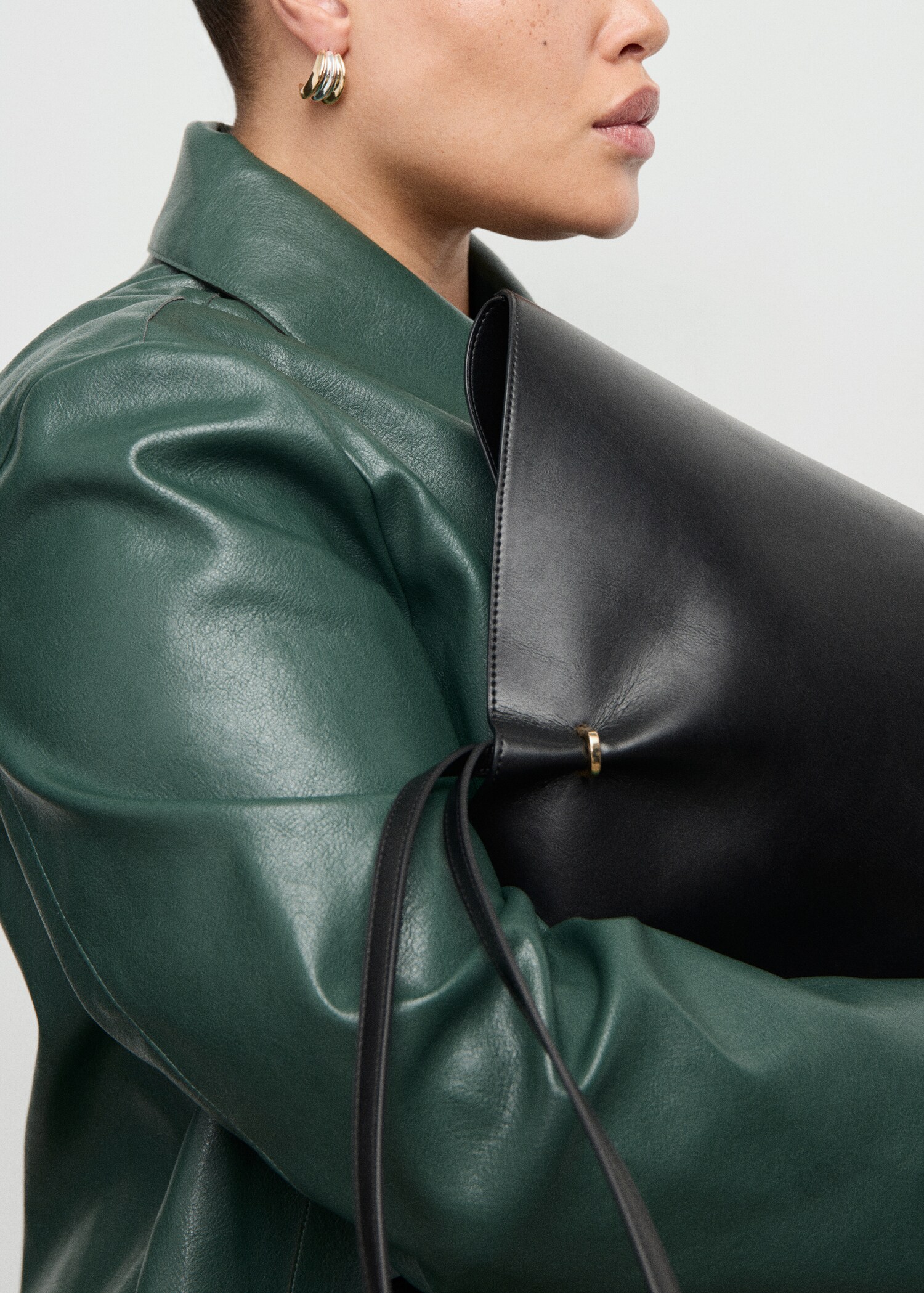 Faux-leather jacket with pockets - Details of the article 4