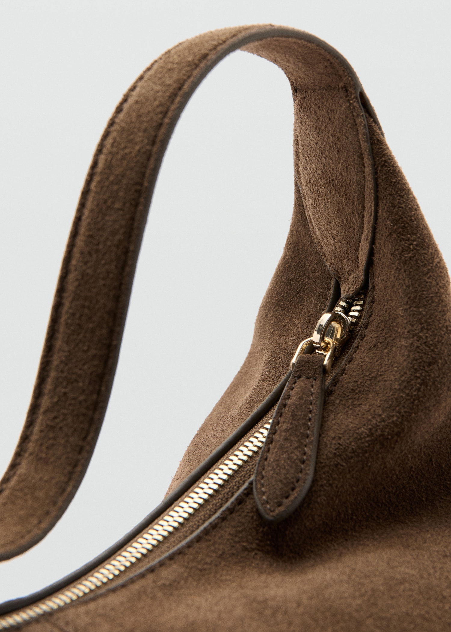 Suede shoulder bag with stitching - Details of the article 3