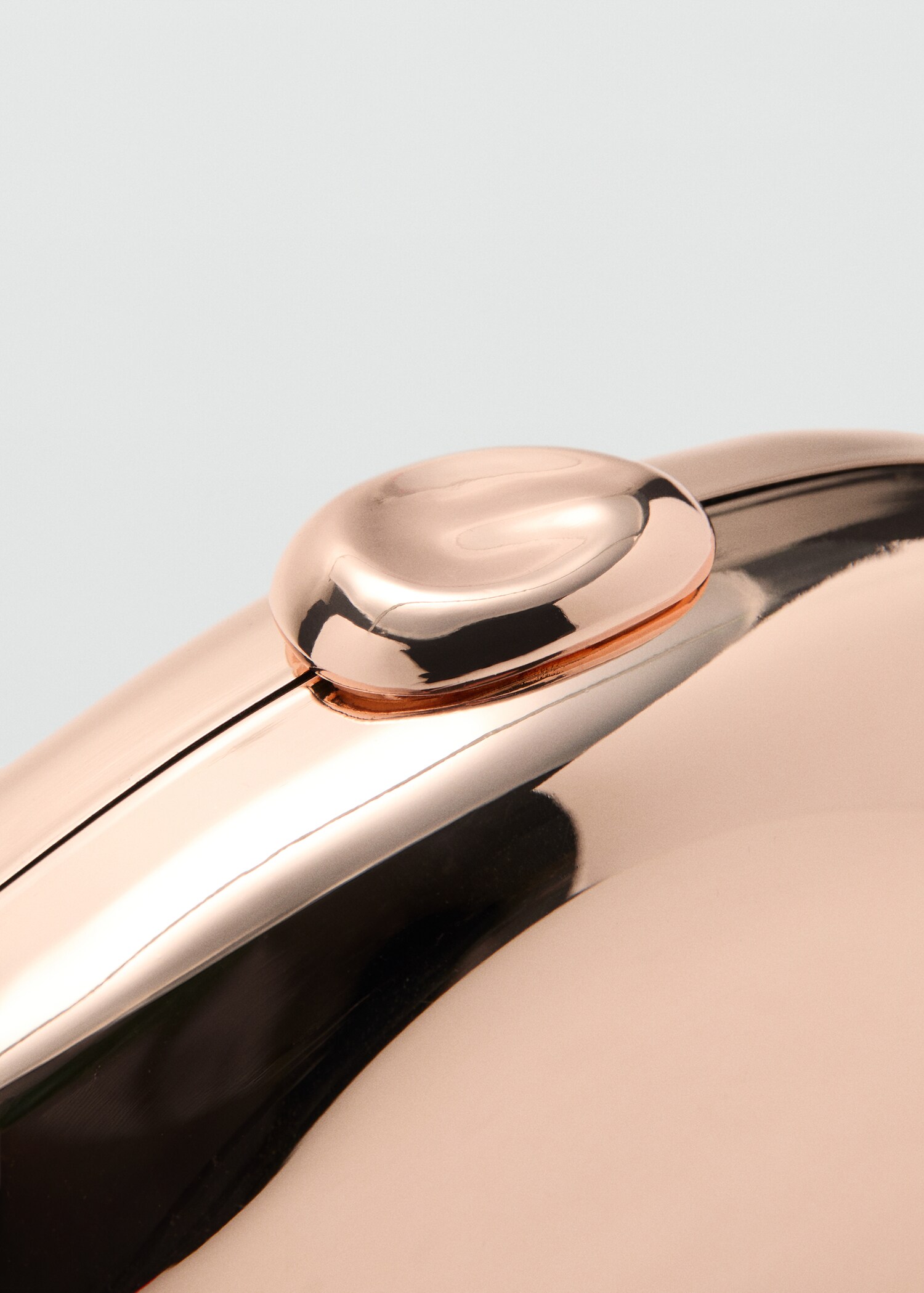 Oval clutch bag - Details of the article 2