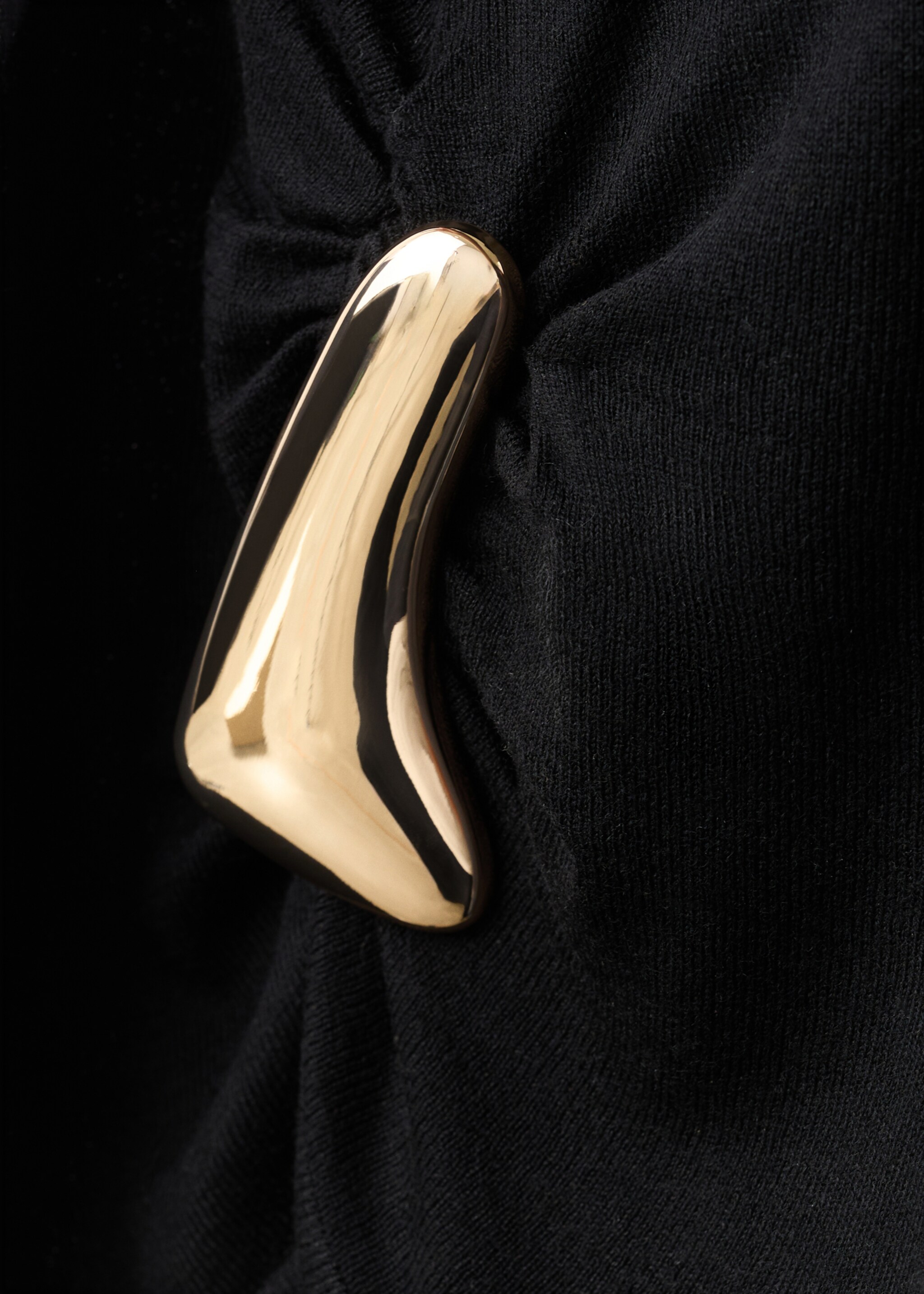 Turtleneck sweater with brooch - Details of the article 0, Black. Ref: 27021273-00.