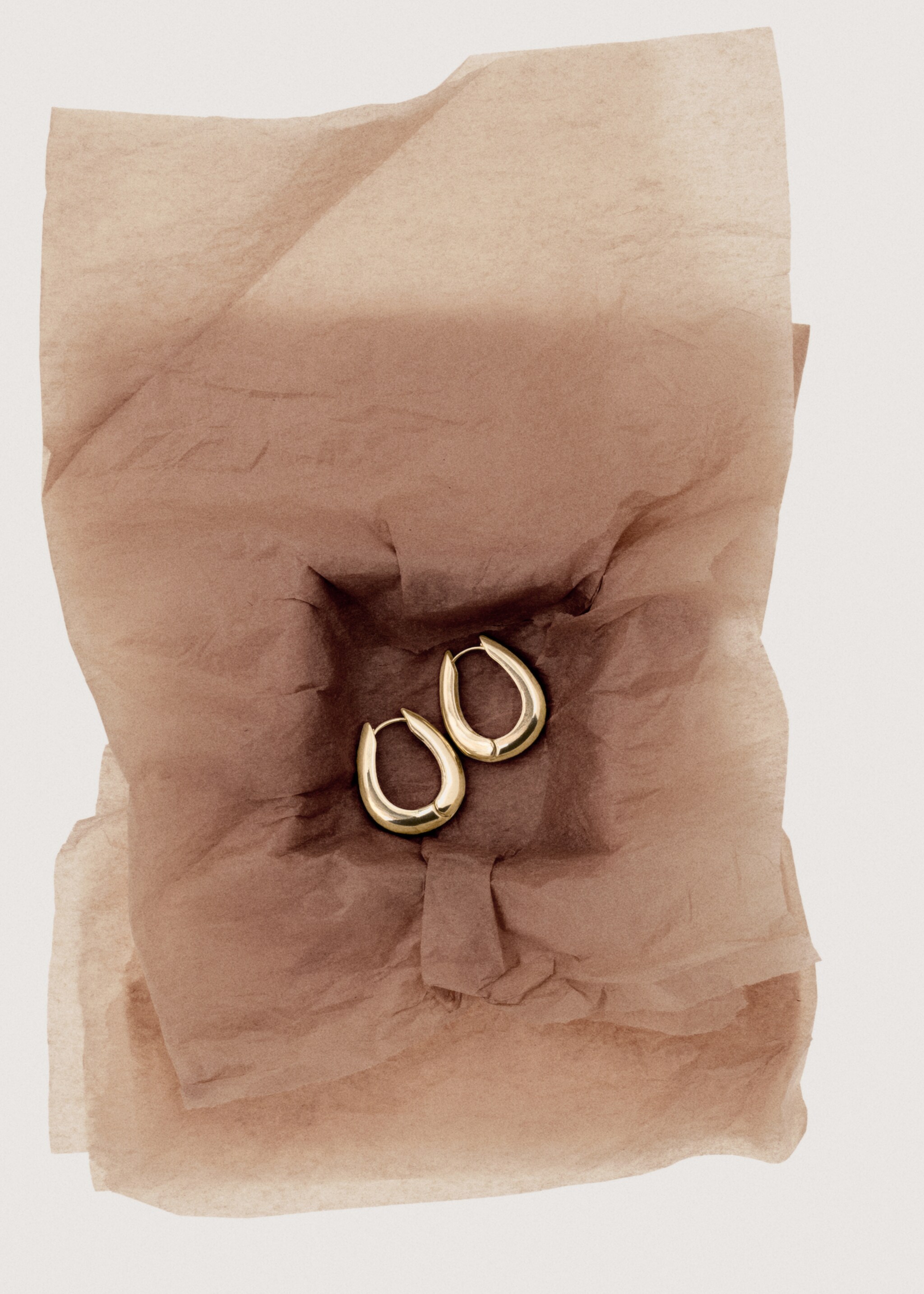 Volume hoop earrings - Details of the article 7, Gold. Ref: 27021280-00.