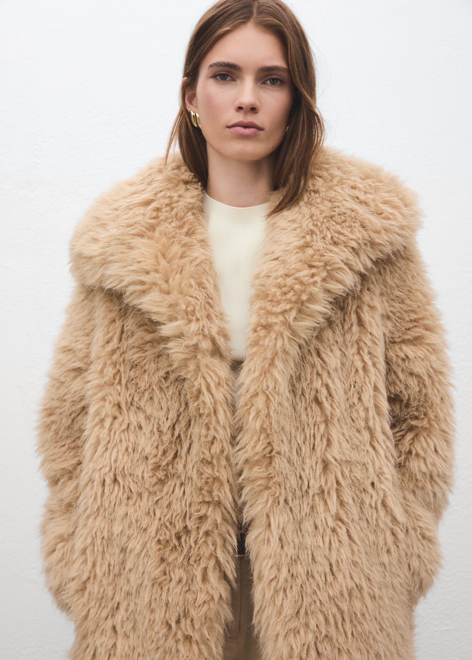 Earrings with geometric relief - Details of the article 9