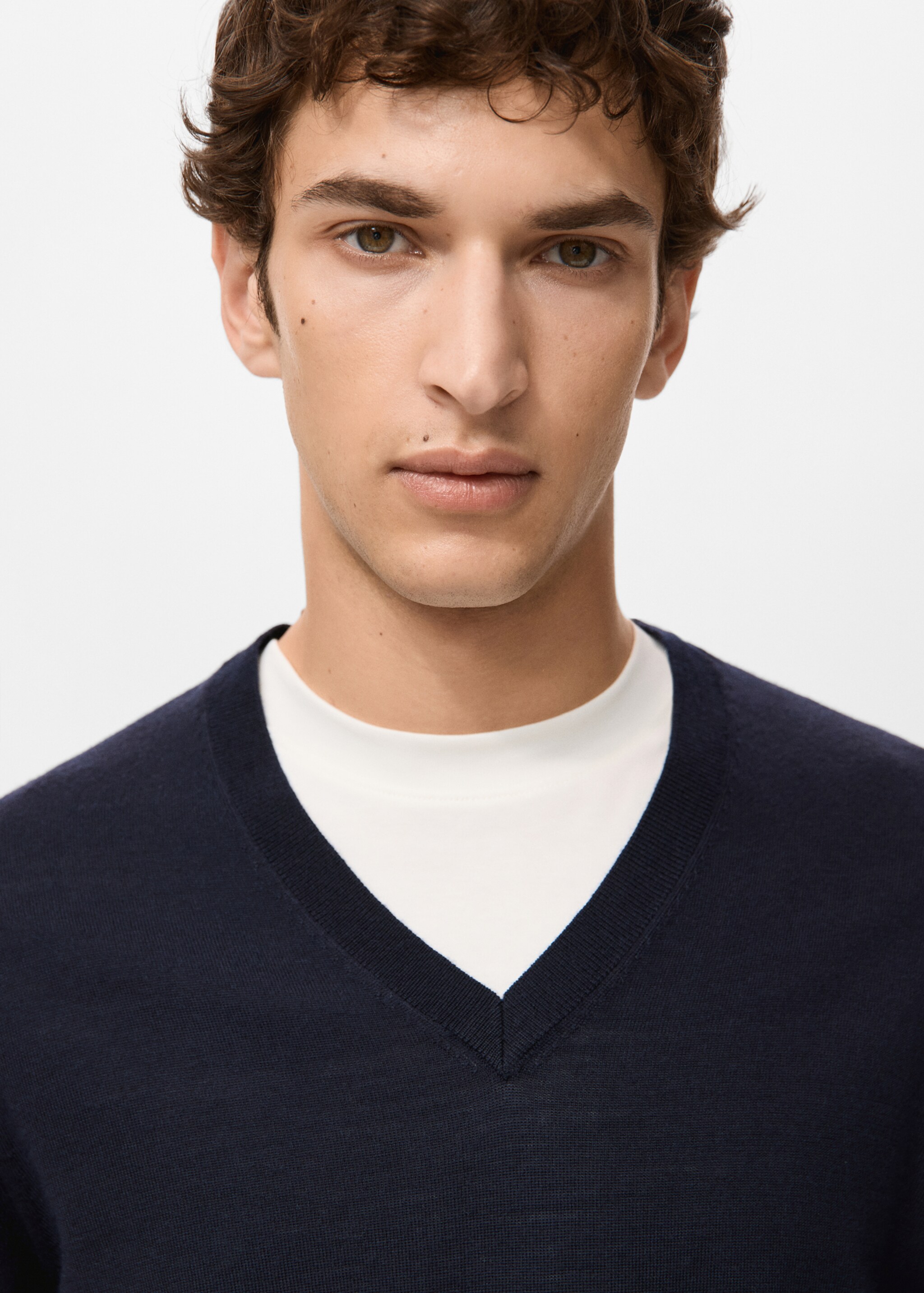 Jersey 100% lana merino cuello pico - Detalle del artículo 1, Azul marino. Ref: 27021289-00.