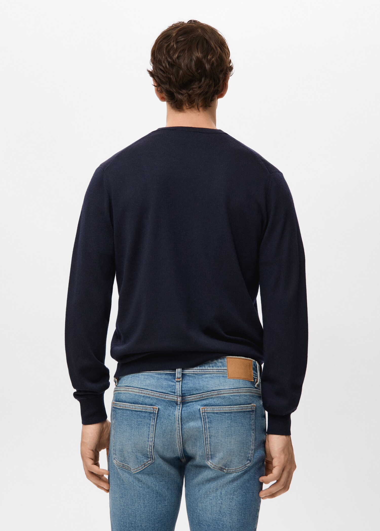 100% merino wool V-neck sweater - Reverse of the article