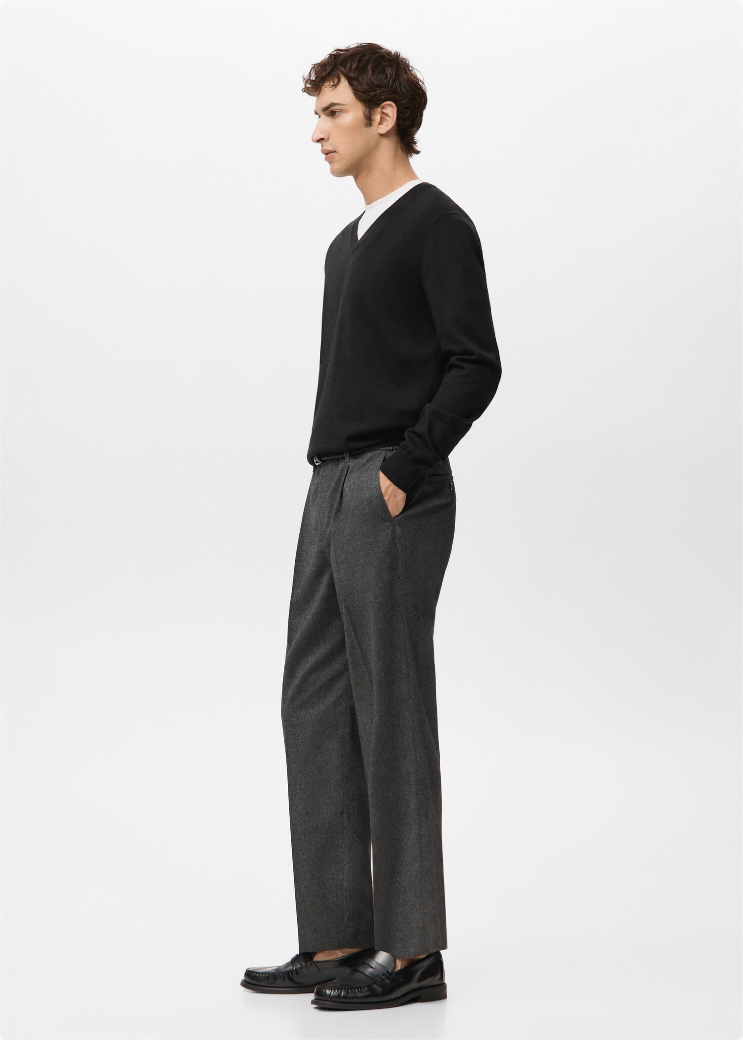 100% merino wool V-neck sweater - Details of the article 2