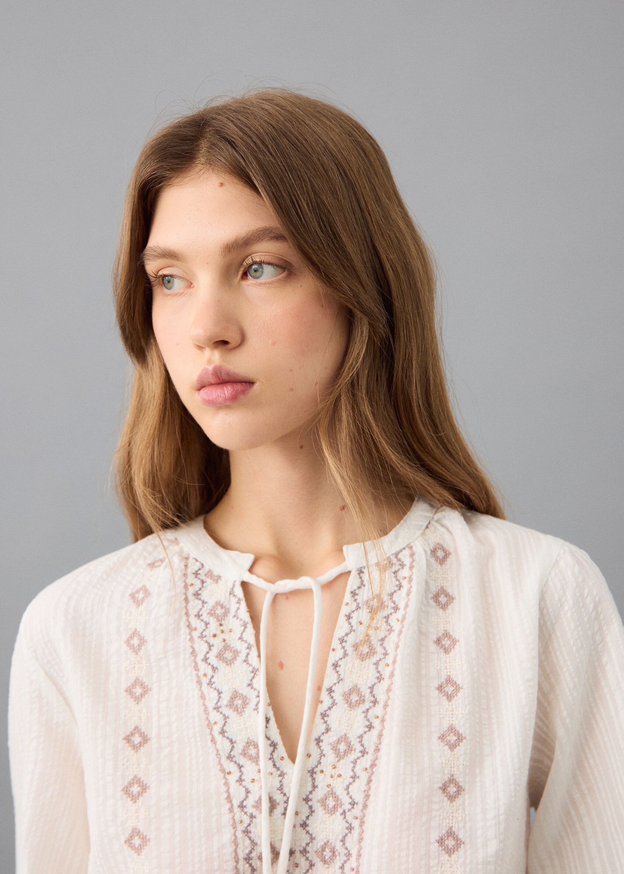 Beaded embroidered blouse - Details of the article 1, Off White. Ref: 27021292-00.