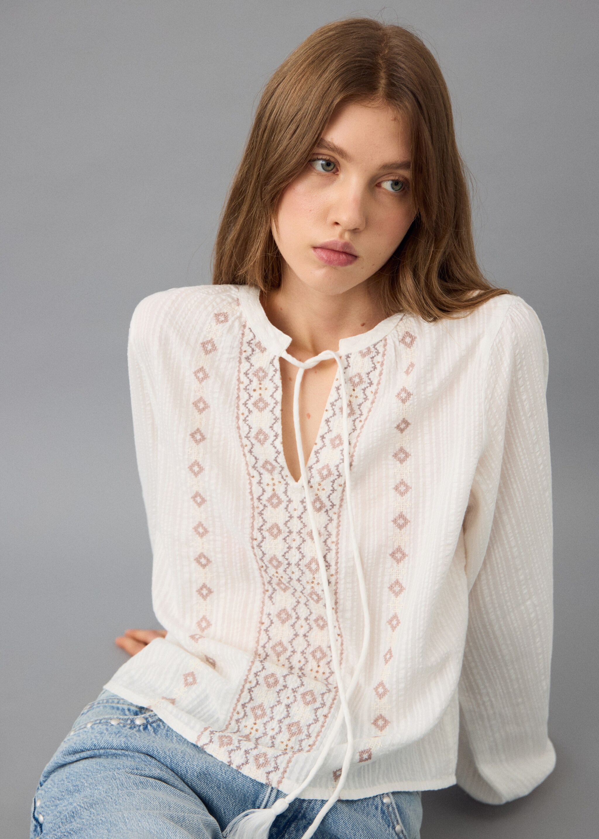 Beaded embroidered blouse - Details of the article 2, Off White. Ref: 27021292-00.