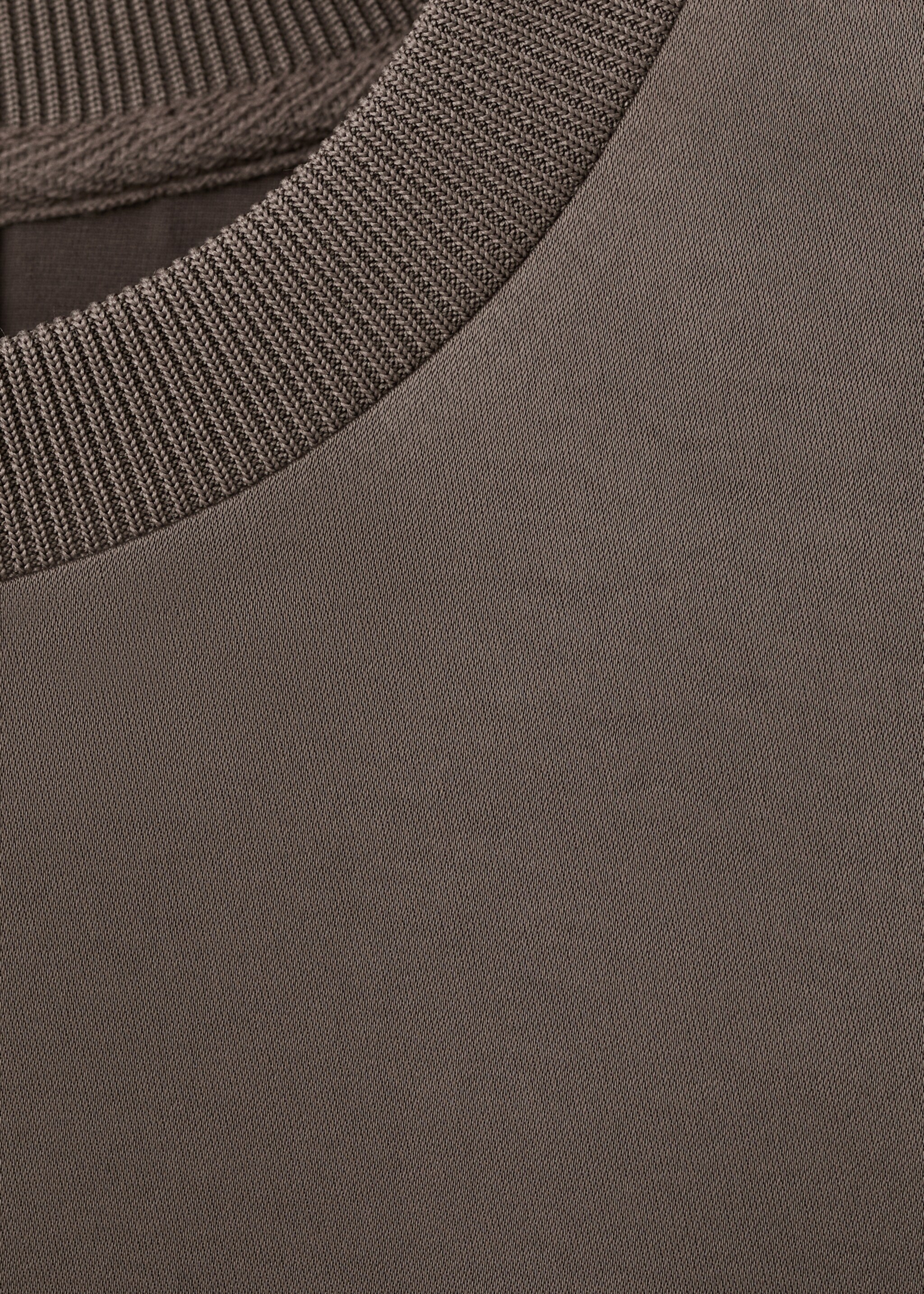 Blouse crop satinée - Détail de l'article 8, Marron moyen. Ref: 27021294-00.