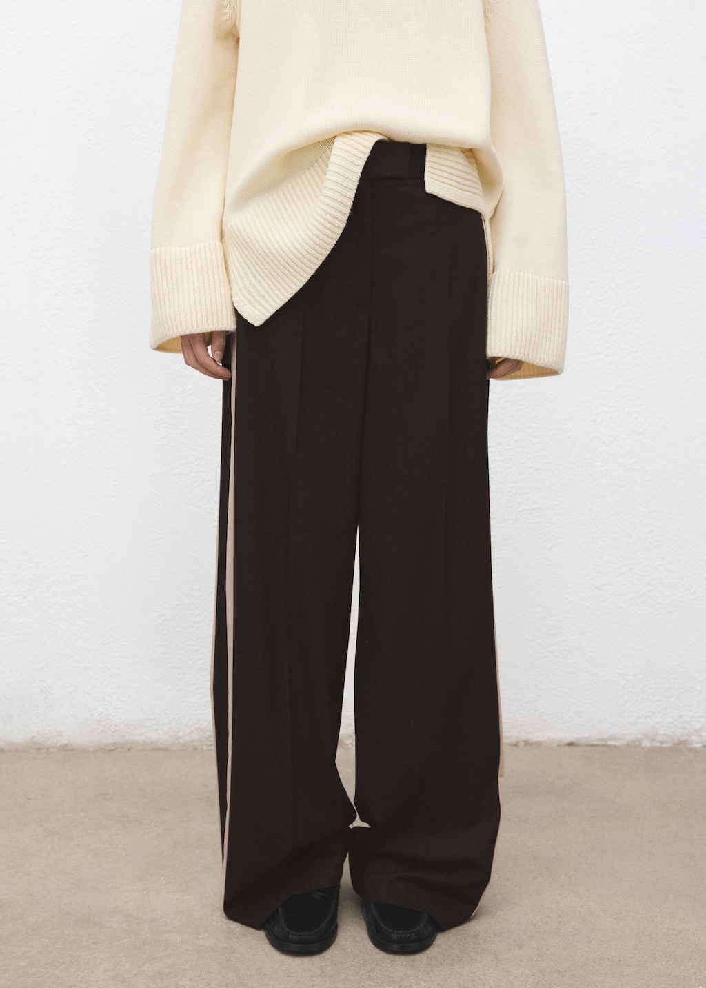 Wide leg trousers with contrast stripe - image 3