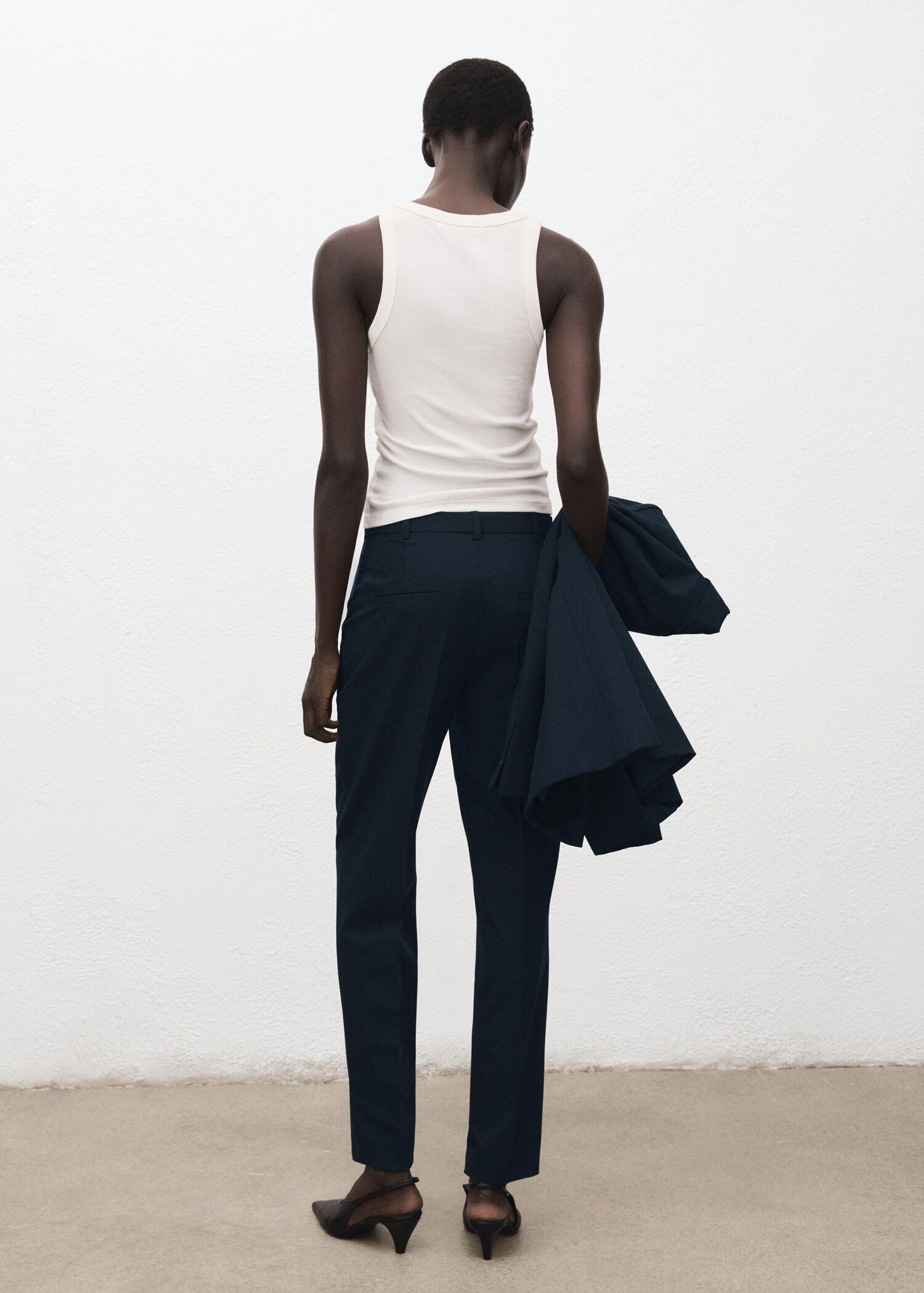 Straight suit trousers - Reverse of the article