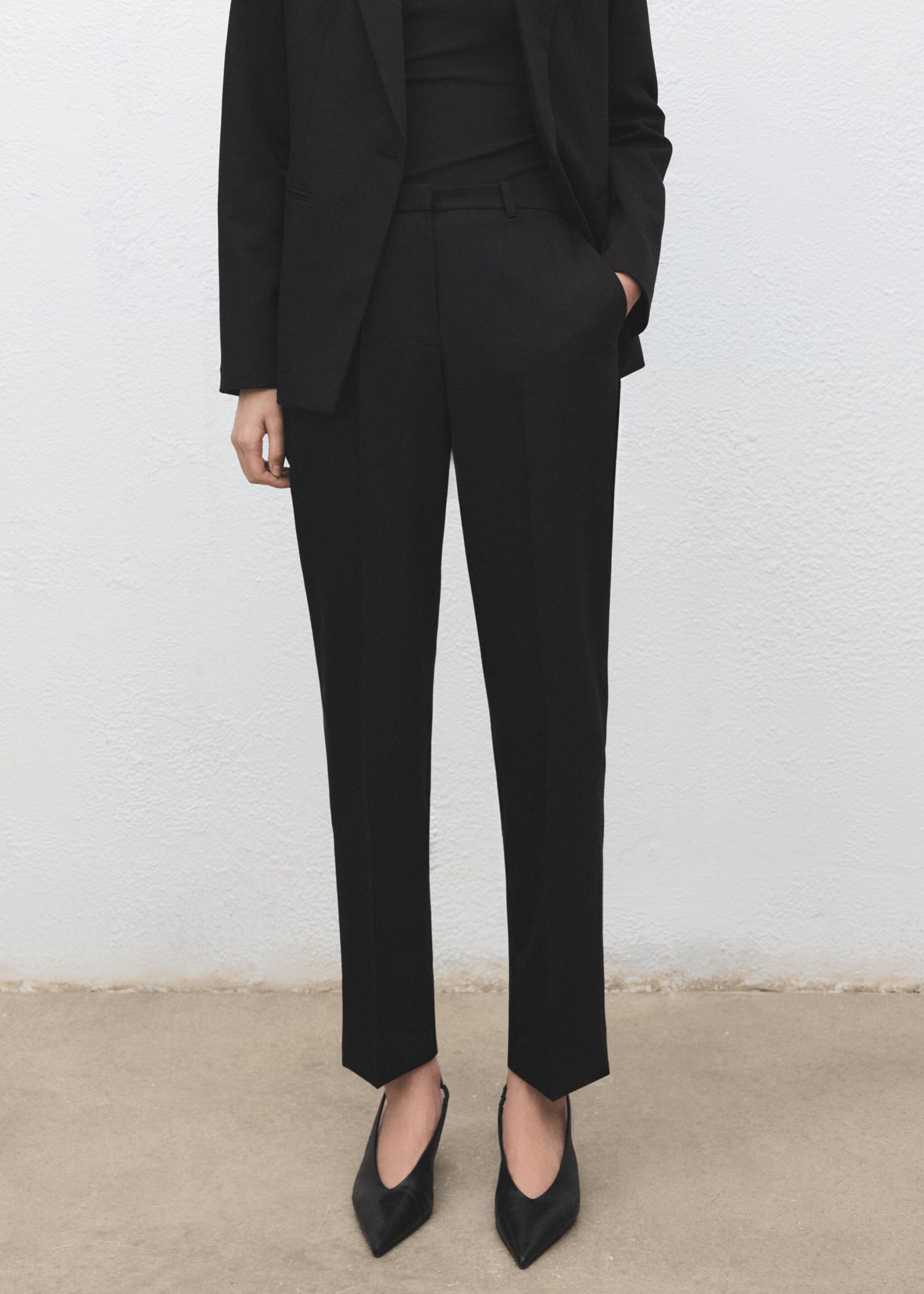 Straight suit trousers - Medium plane, Black. Ref: 27021297-00.