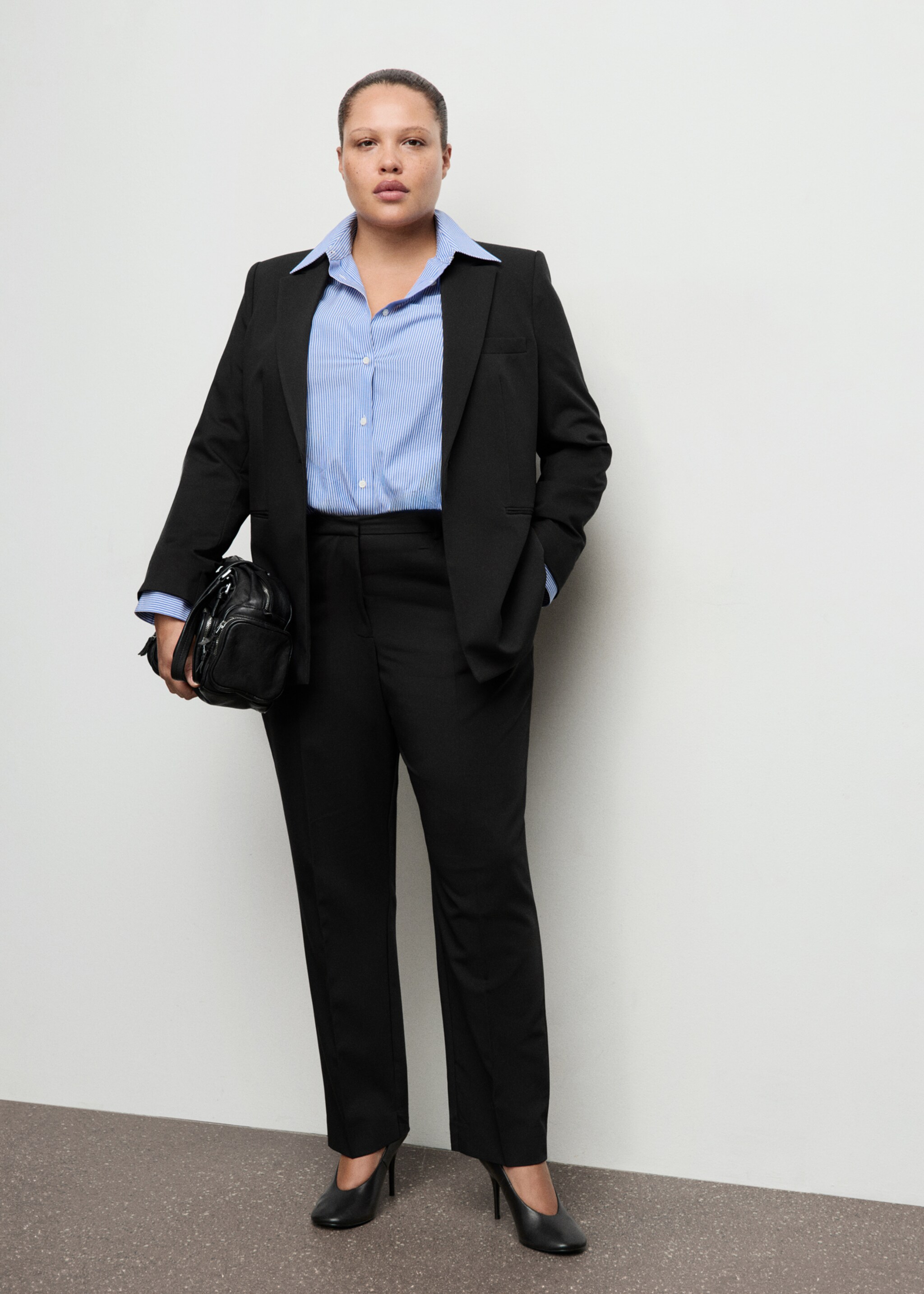 Straight suit trousers - Details of the article 3, Black. Ref: 27021297-00.