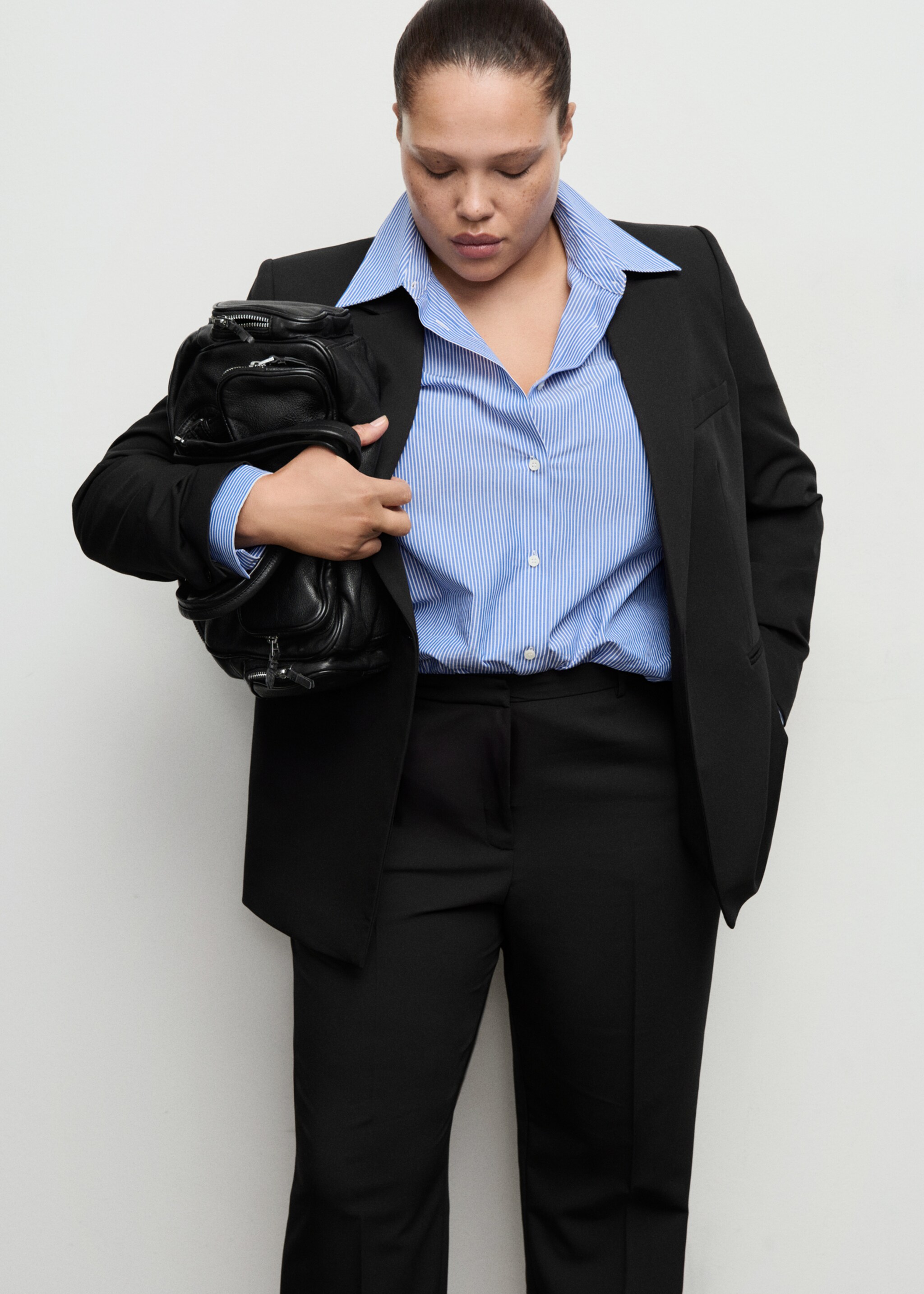 Straight suit trousers - Details of the article 5, Black. Ref: 27021297-00.