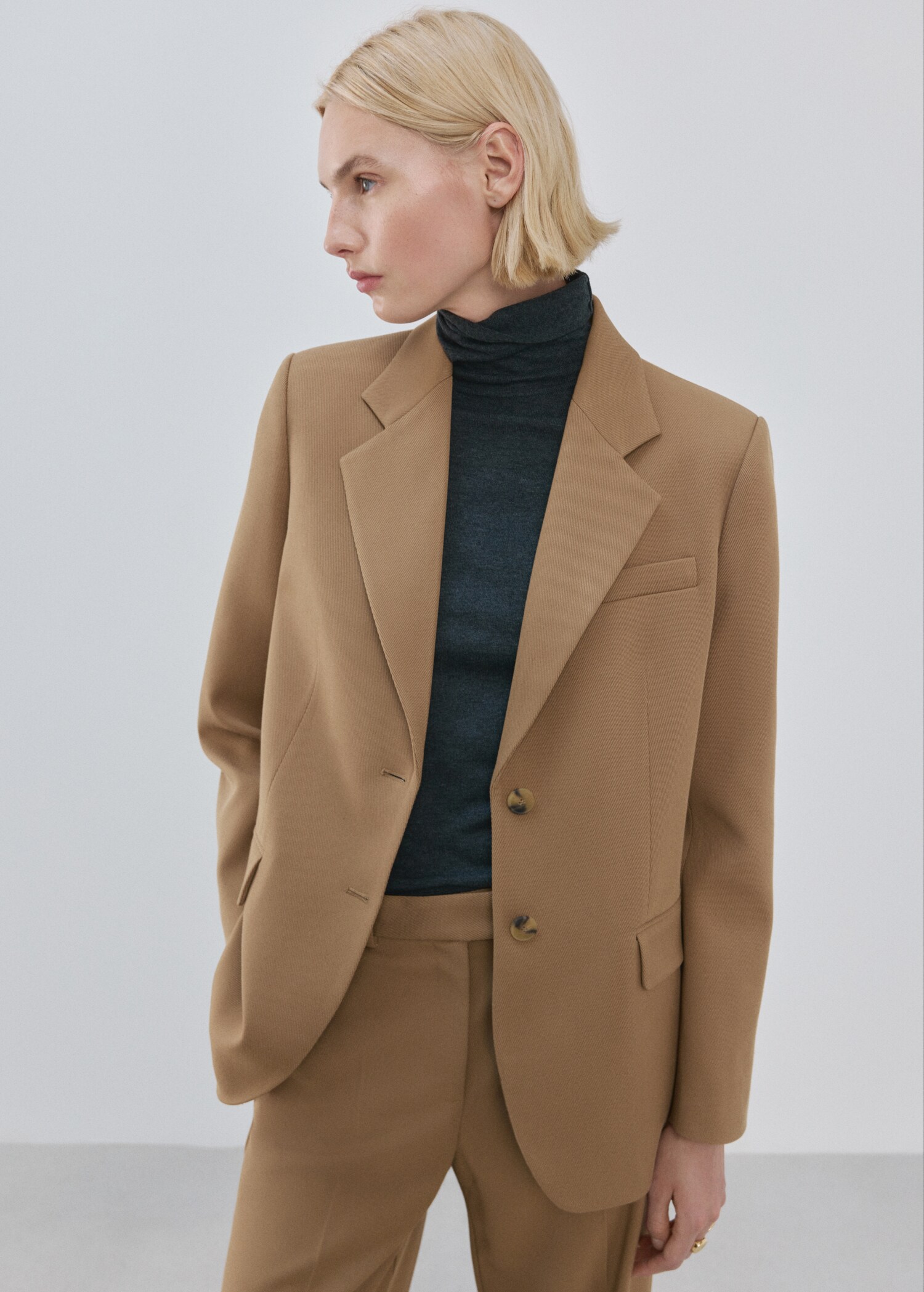 Rechte broek met lage taille - Detail van het artikel 6