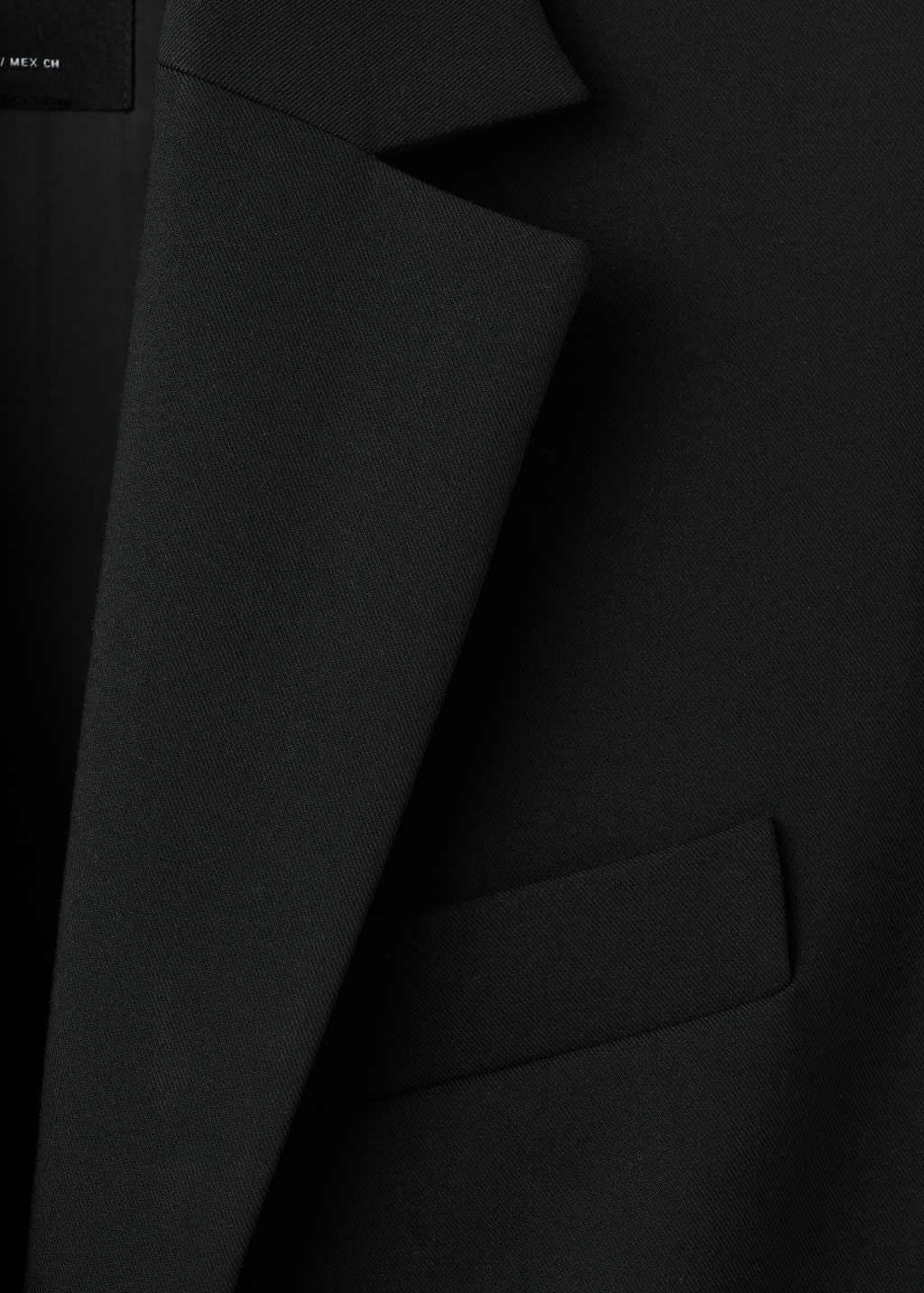 Straight suit jacket with lapel pockets