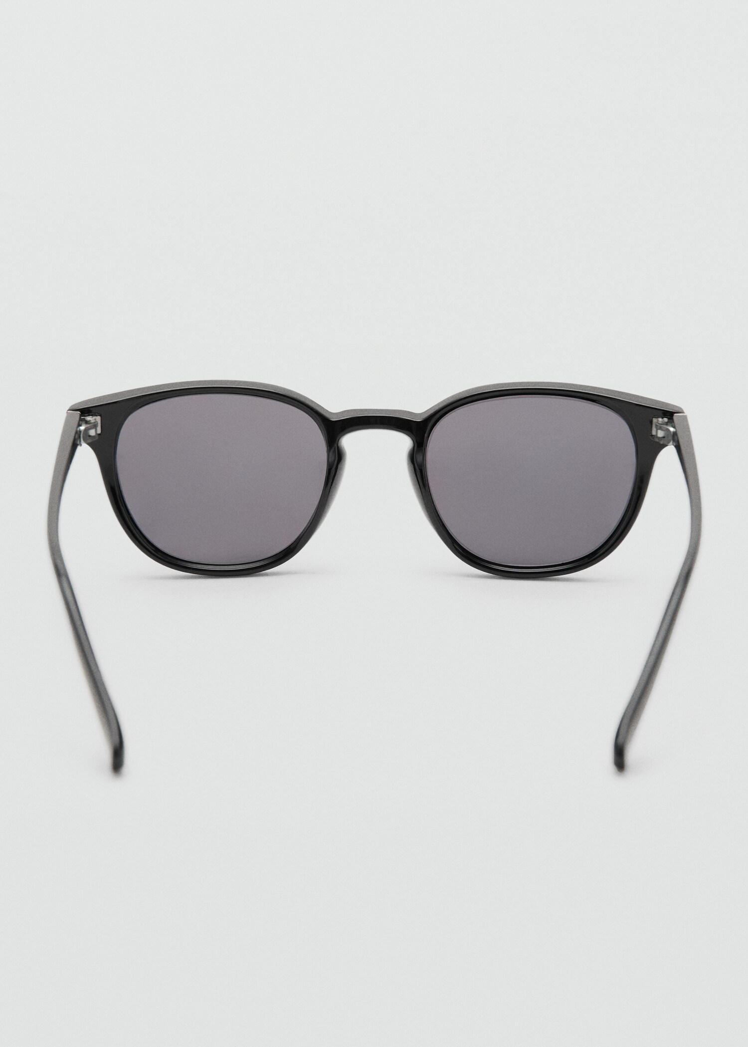 Sunglasses porter - Details of the article 1
