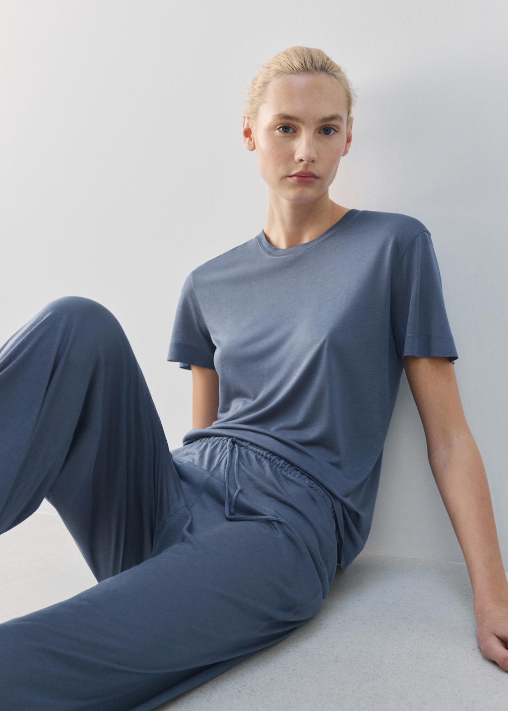 Short-sleeved micro-modal pajama top