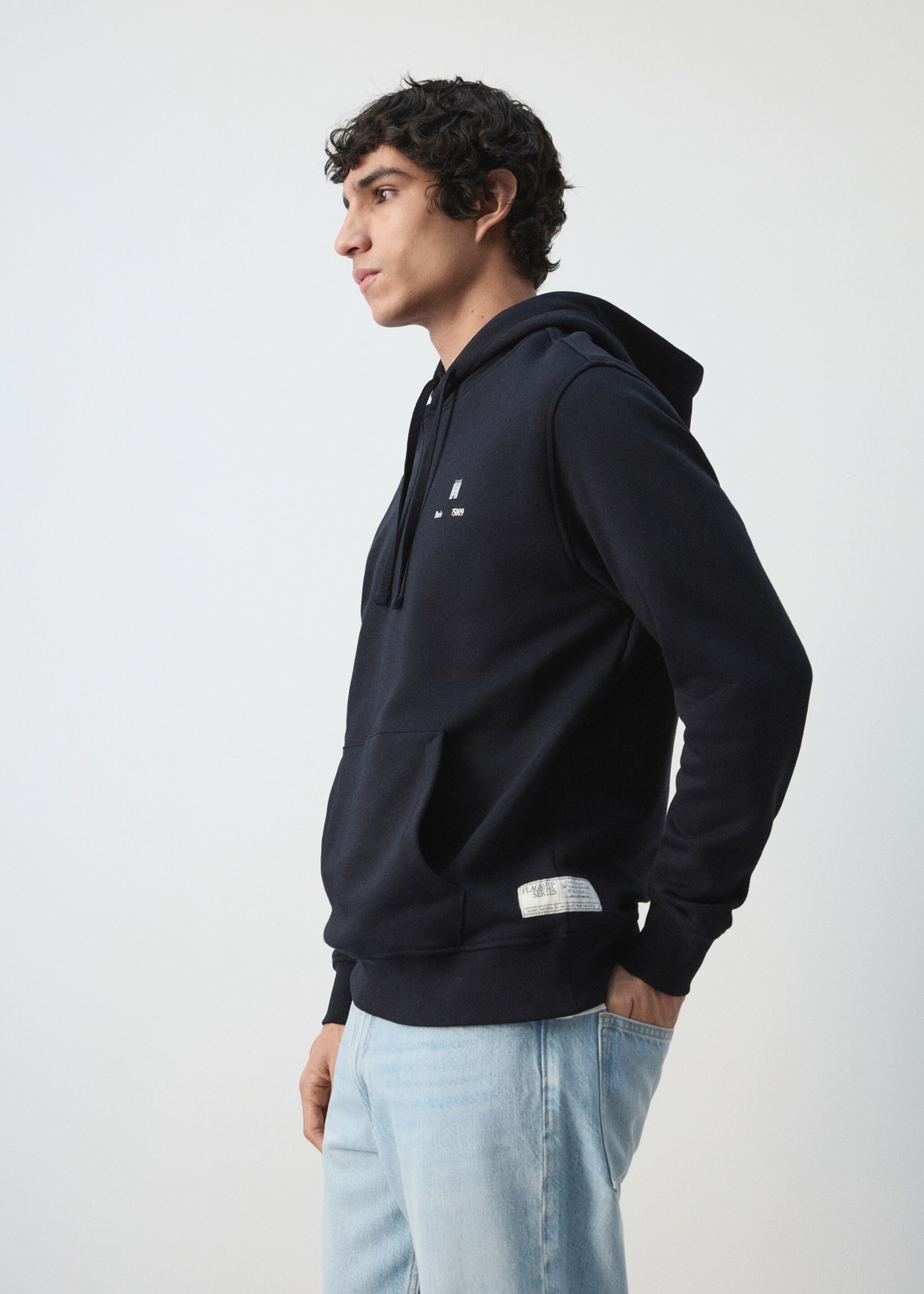 Graphic hooded sweatshirt - Details of the article 2, Navy. Ref: 27021327-00.