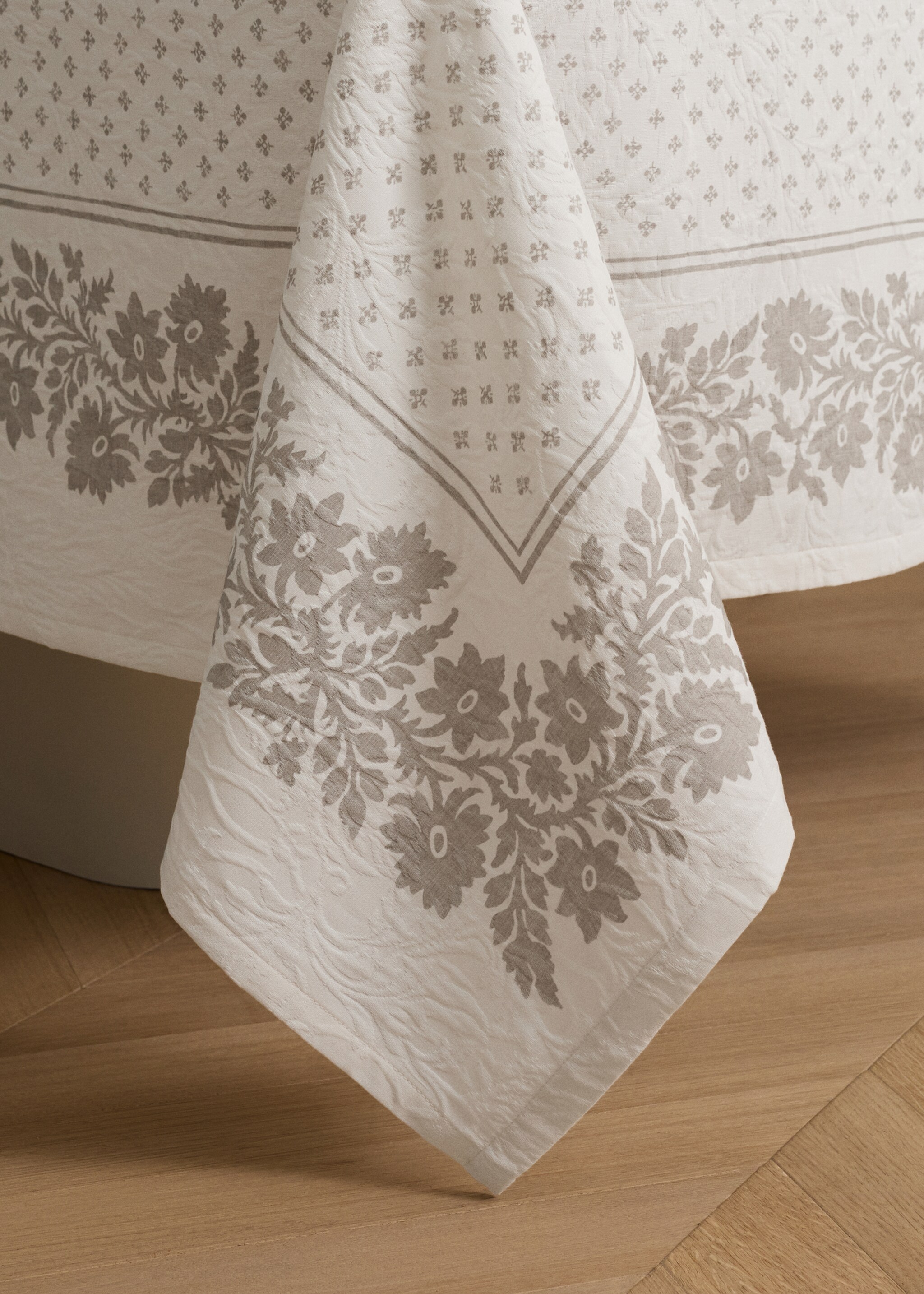 Mantell 100% cotó jacquard 6 a 8 comensals - Detall de l'article 8, Blanc. Ref: 27021333-00.