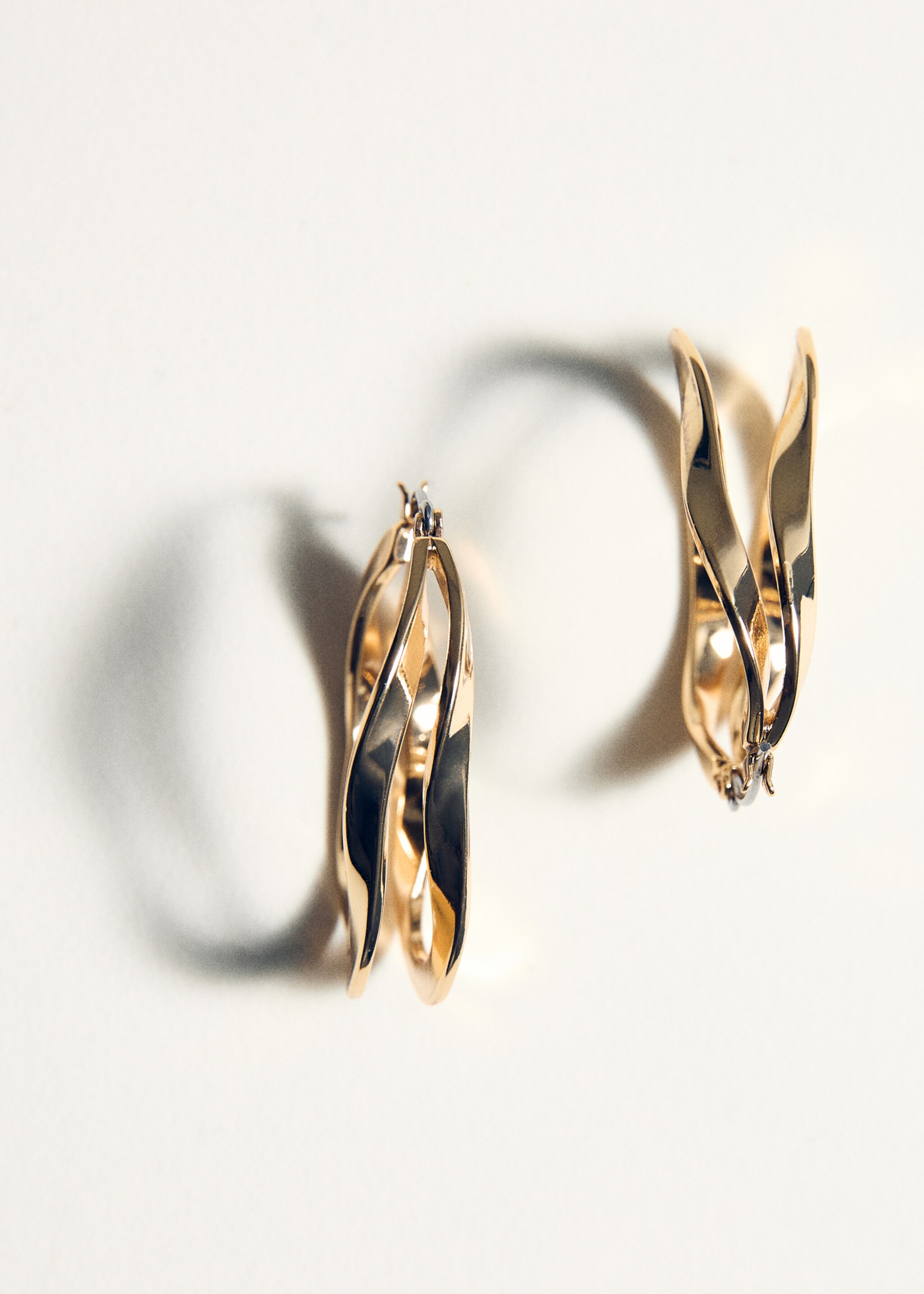 Pendientes aros irregulares - Detalle del artículo 5, Oro. Ref: 27021337-00.