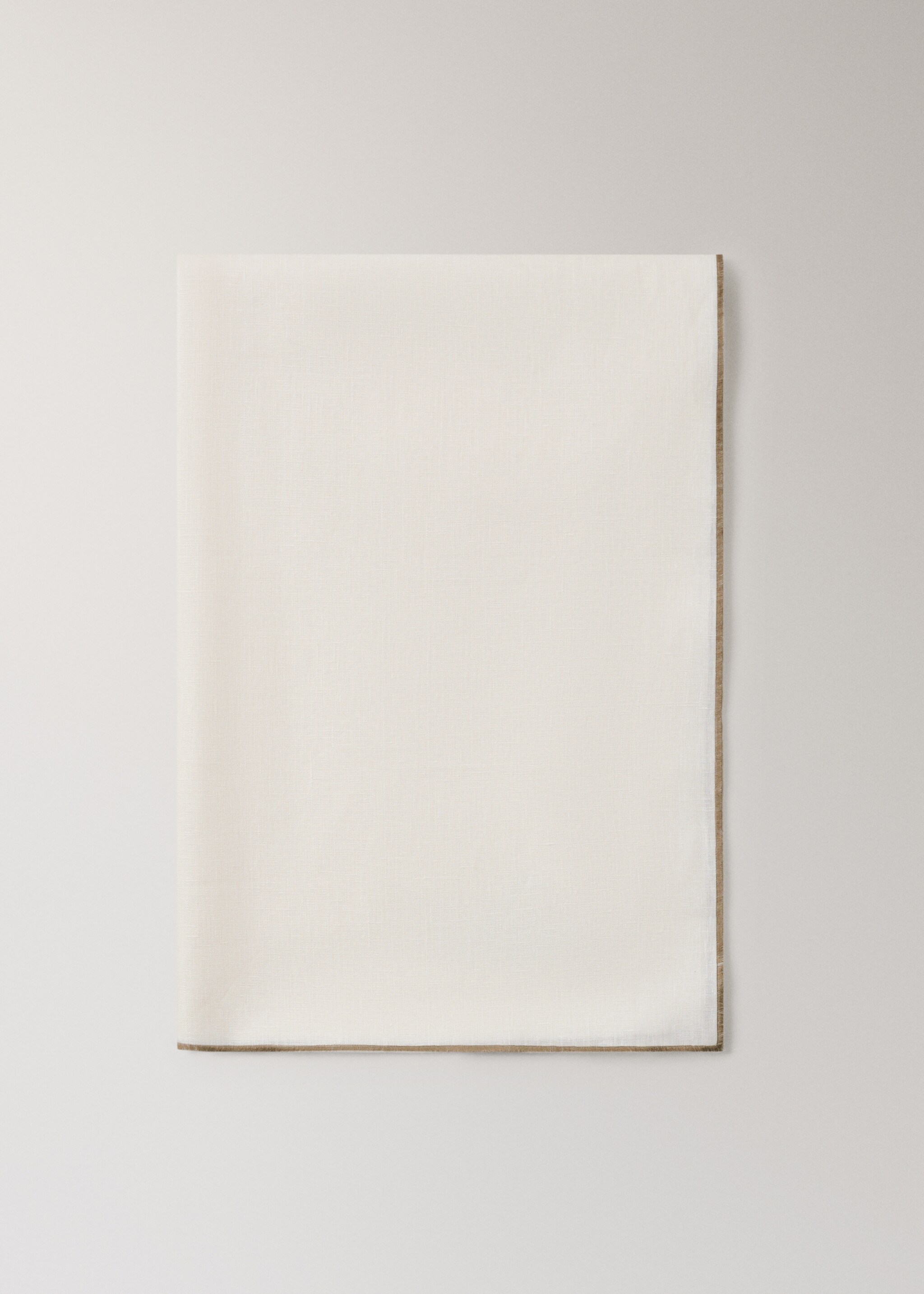 Resin-coated 100% linen tablecloth with contrasting overlock for 8 to 10 diners - Details of the article 3, Off White. Ref: 27021338-00.