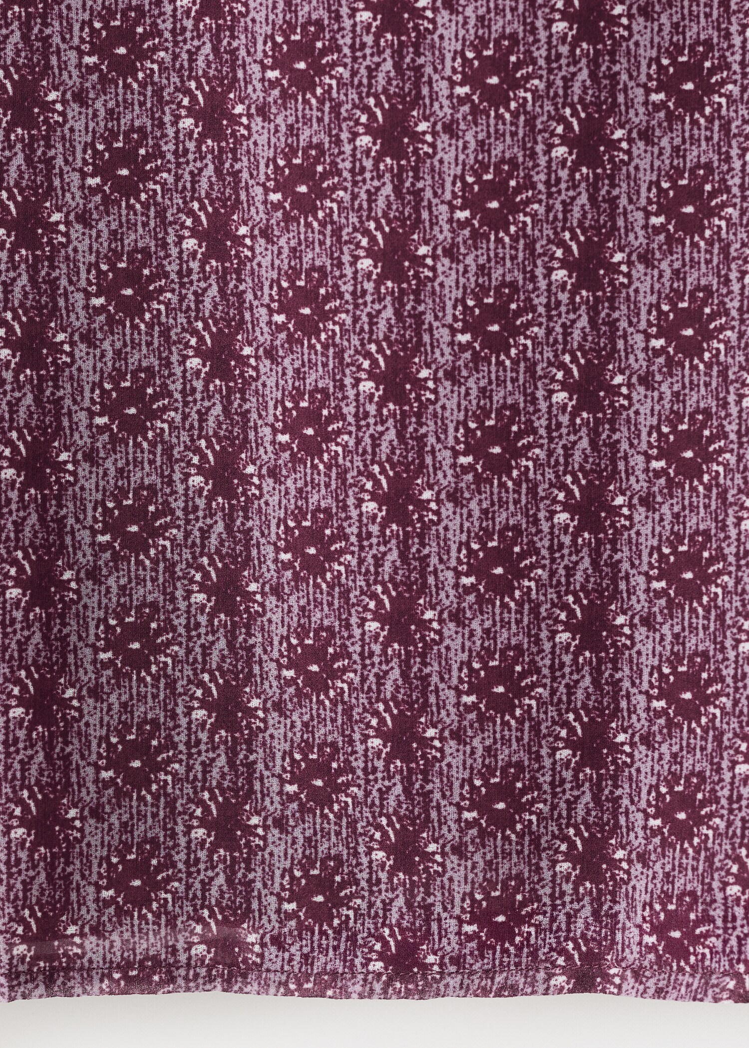 Printed blouse with cut-out - Details of the article 0